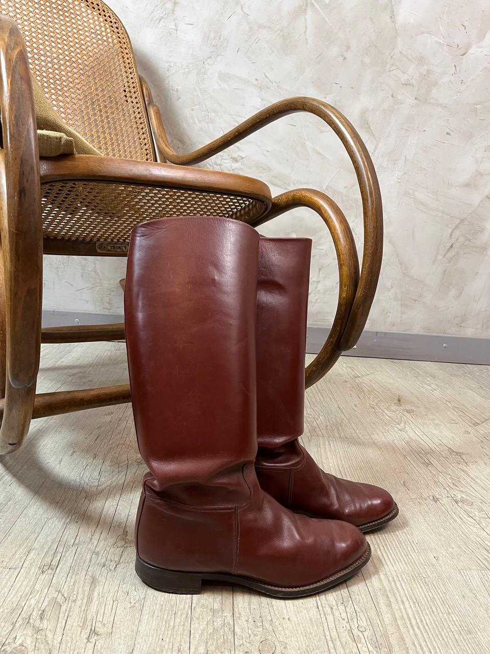 20th century French Brown Leather Pair of Hermes Style Riding Boots en vente 4