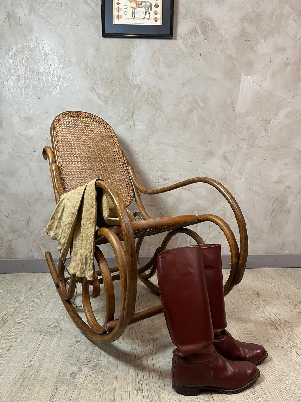 20th century French Brown Leather Pair of Hermes Style Riding Boots en vente 3