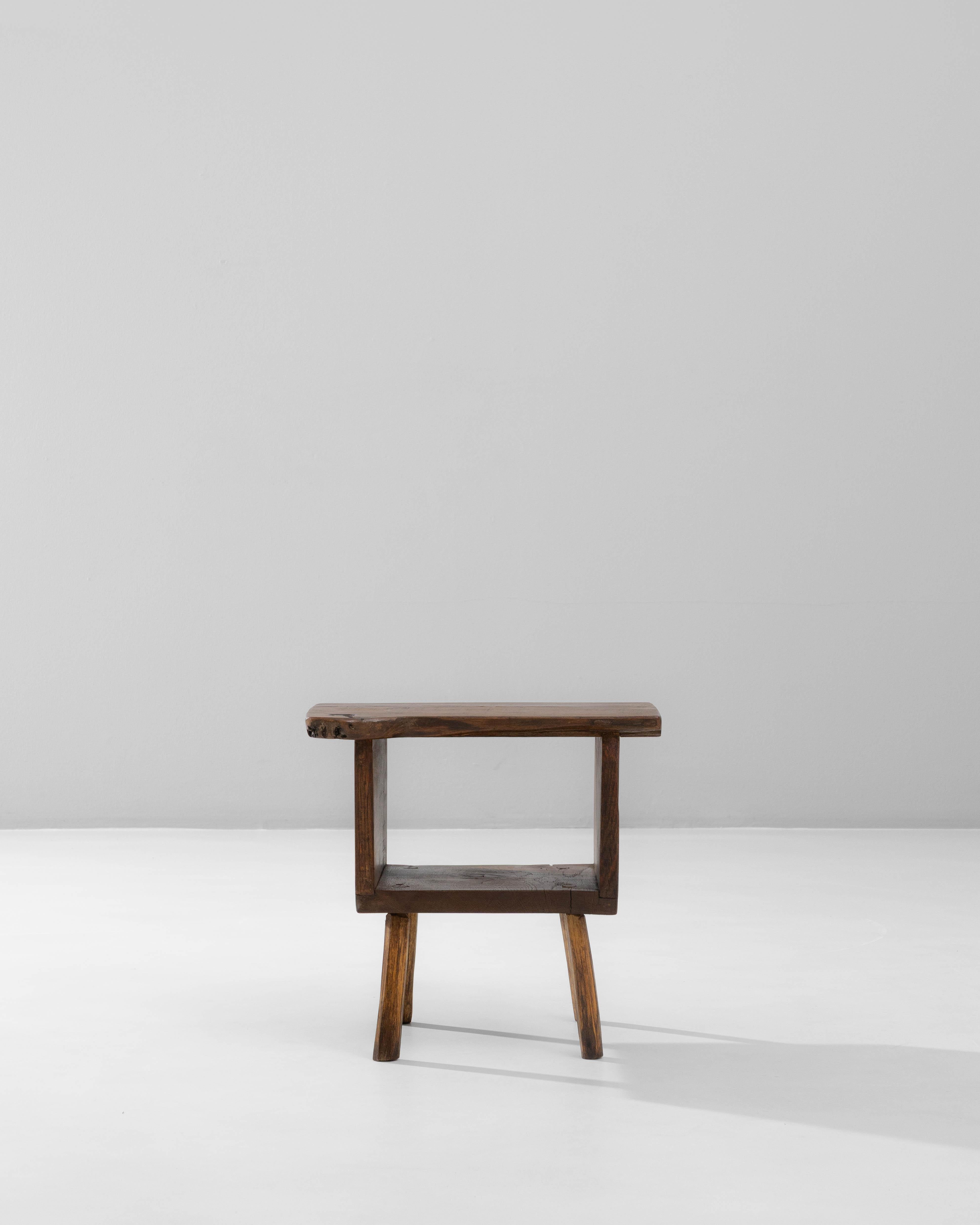 20th Century French Brutalist Wooden Side Table (Brutalismus) im Angebot