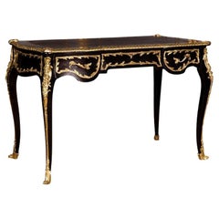 Bureau plat français du 20e siècle de style Louis XV Placage noir ébonisé