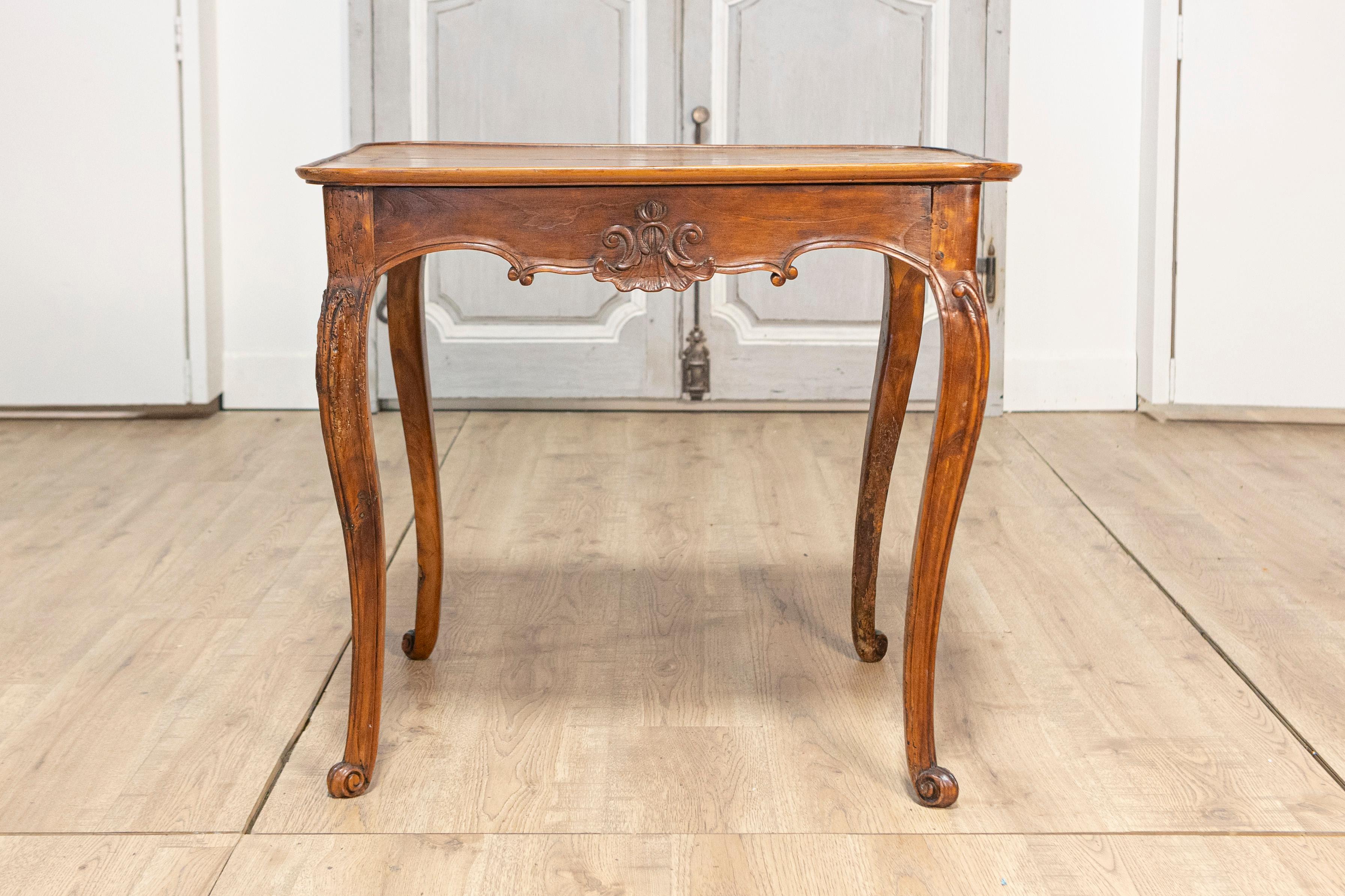 Mesa de cabaret francesa del siglo XX Luis XV en venta