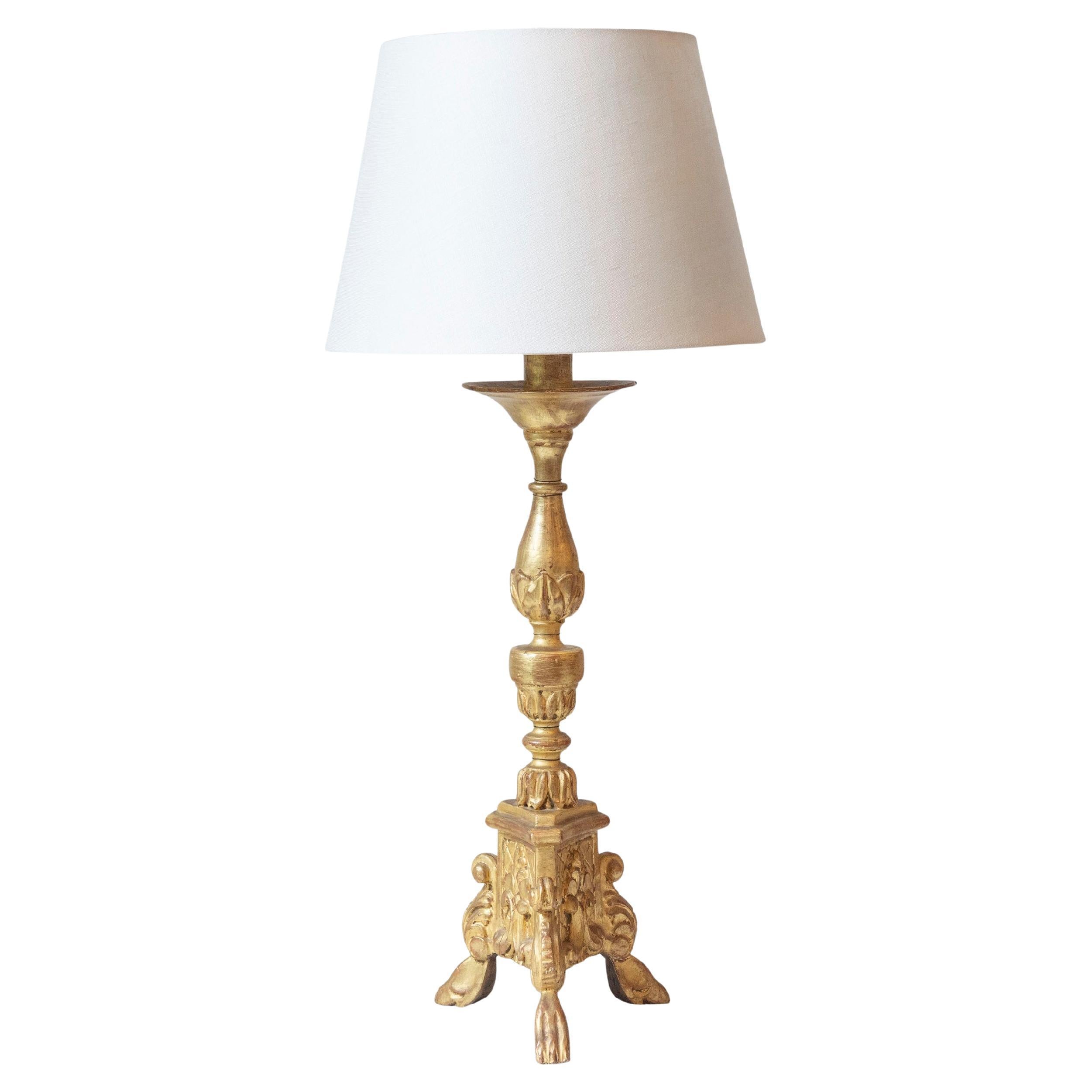 Lampe de table française du 20ème siècle en bois doré sculpté avec base tripode