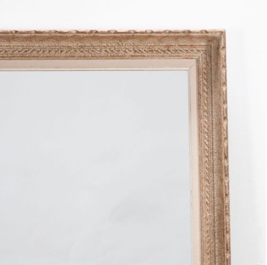 Specchio francese con cornice intagliata e vernice originale