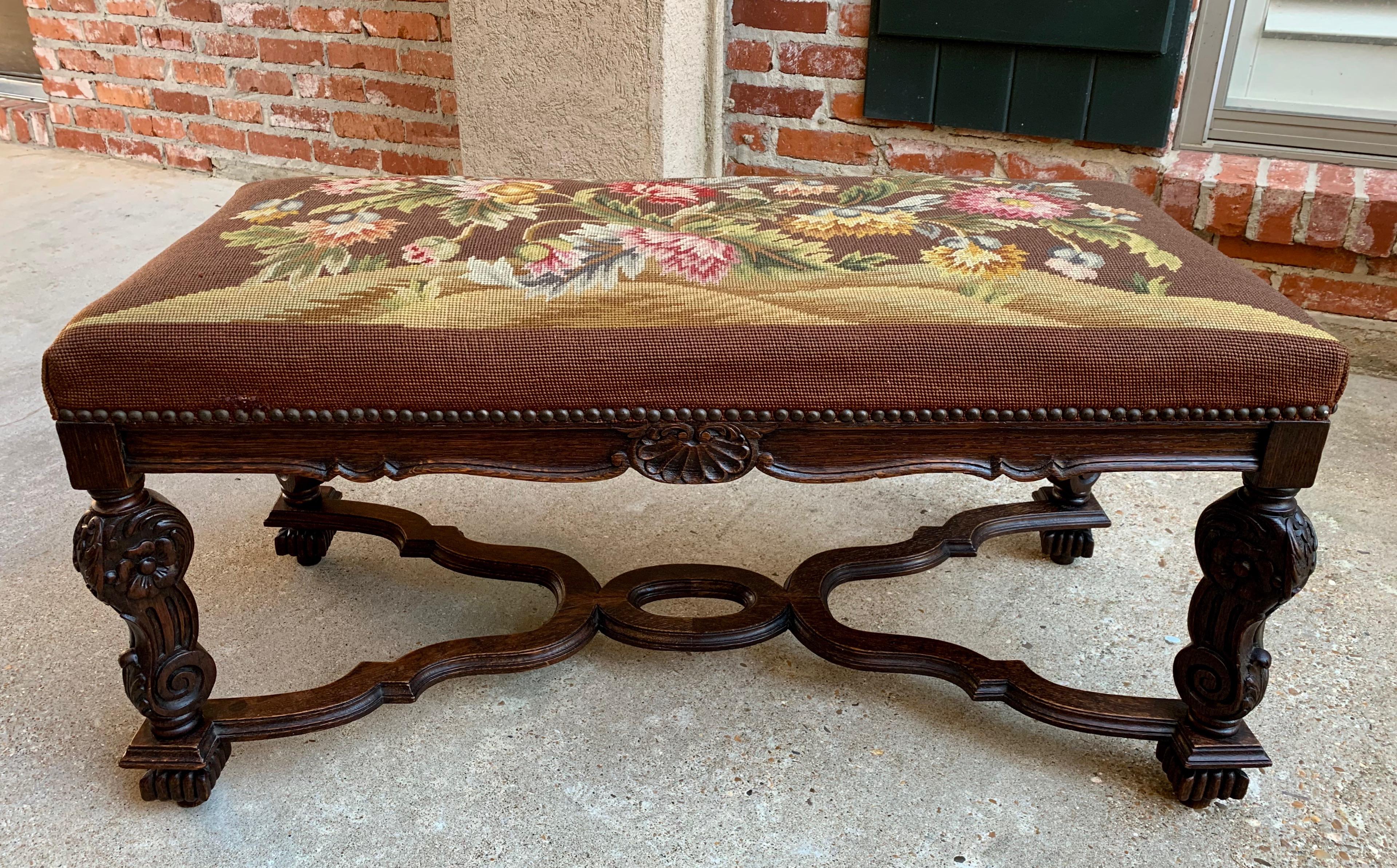 20th Century French Carved Oak Bench Stool Louis XV Style Needlepoint Ottoman In Good Condition In Shreveport, LA