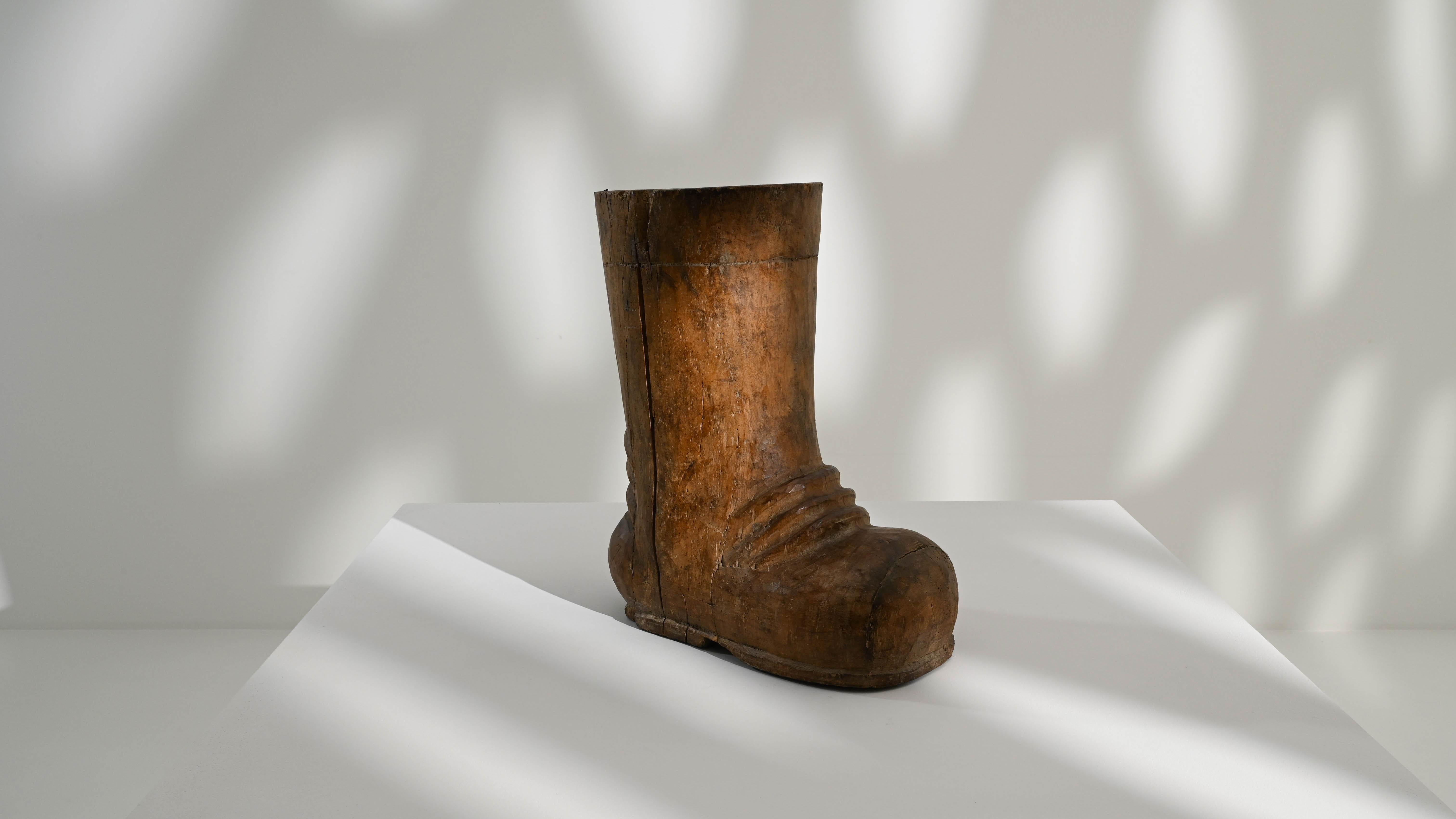 20th Century French Carved Wooden Boot Decoration For Sale 2