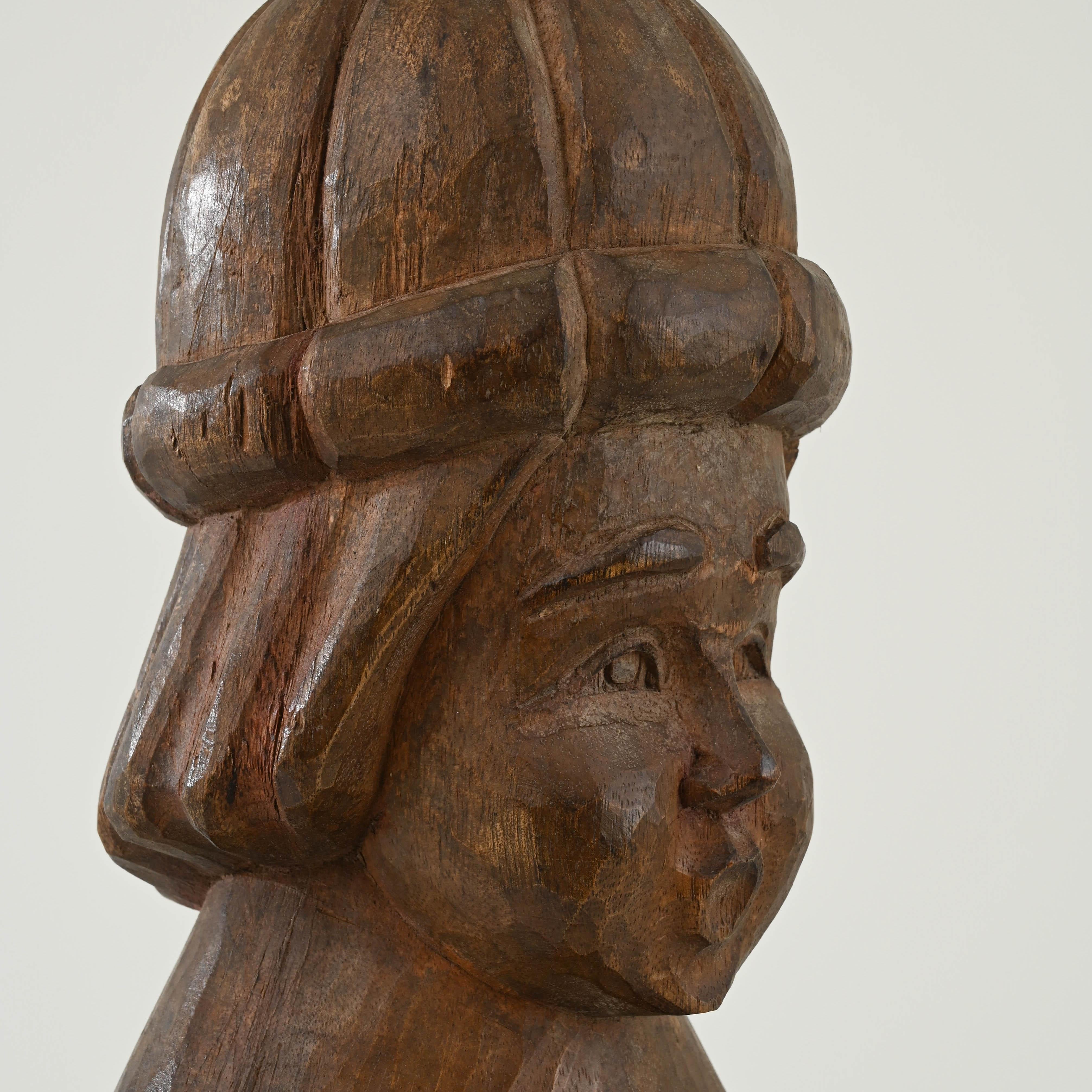 20th Century French Carved Wooden Caroler Decoration For Sale 4