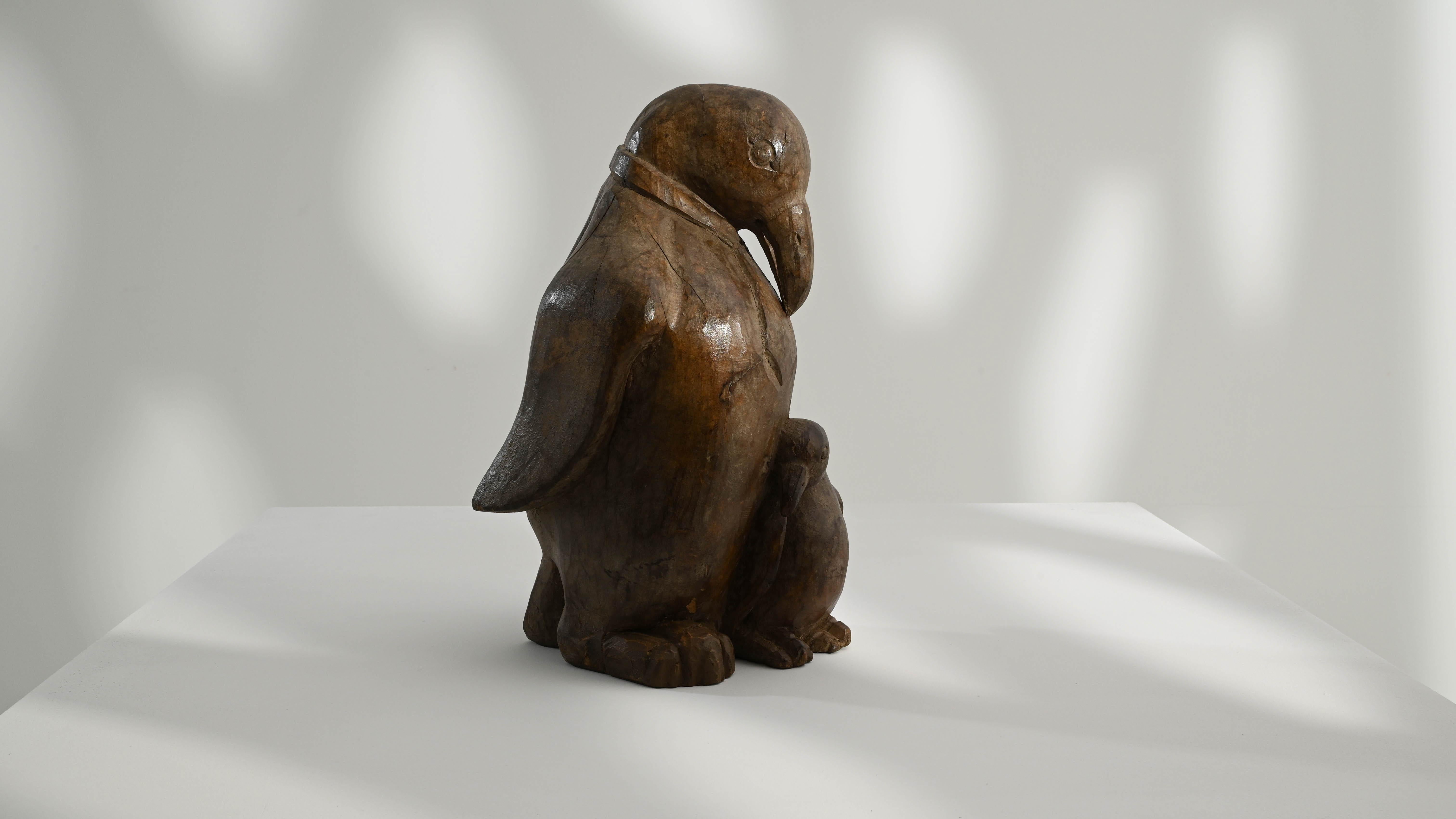 20th Century French Carved Wooden Penguin with Baby For Sale 3