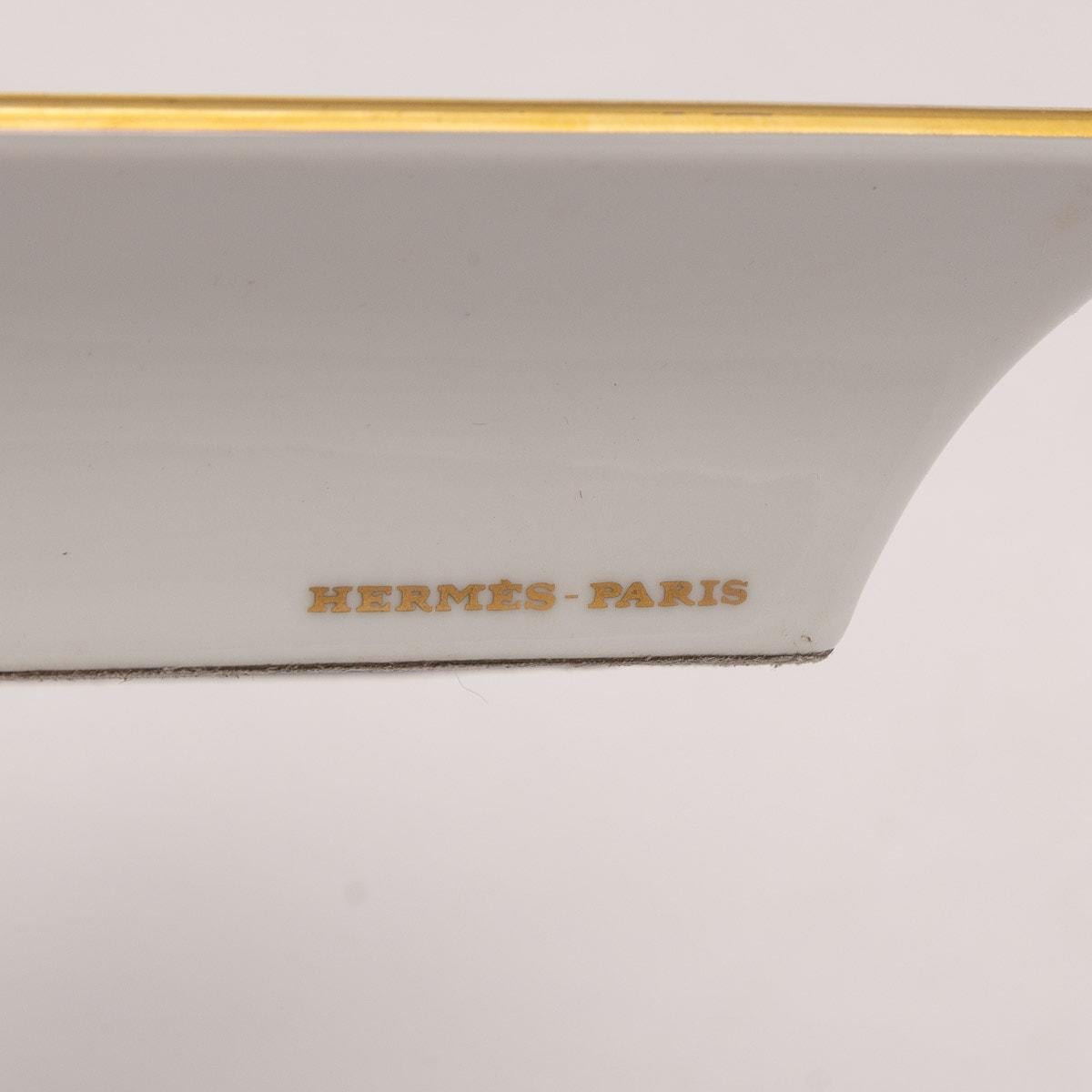 Cendrier en céramique française du 20e siècle par Hermes 3 en vente 7