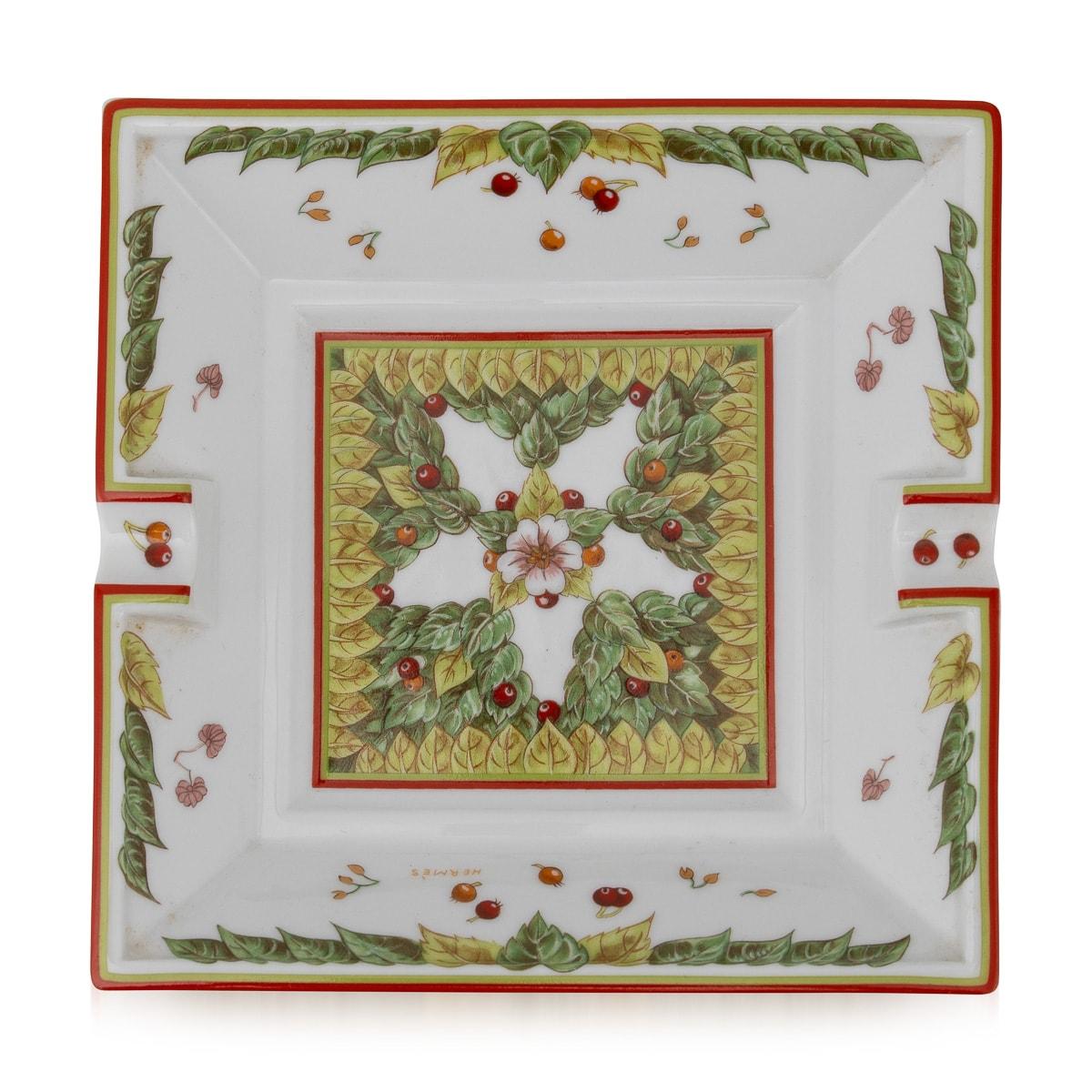 20th Century French Ceramic Ash Tray By Hermes In Good Condition For Sale In Royal Tunbridge Wells, Kent