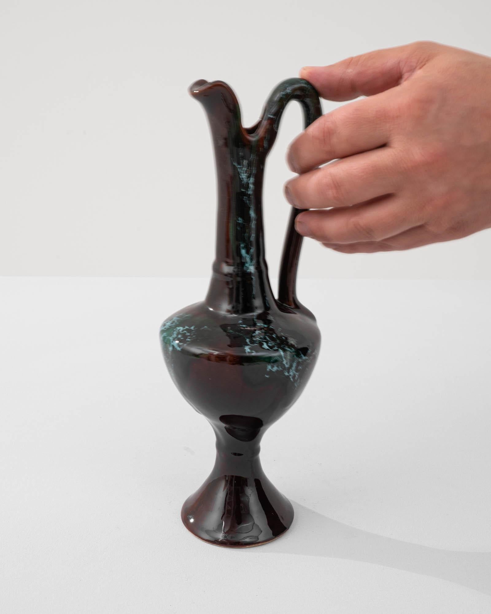 Französischer Keramikkrug des 20. Jahrhunderts im Zustand „Gut“ im Angebot in High Point, NC