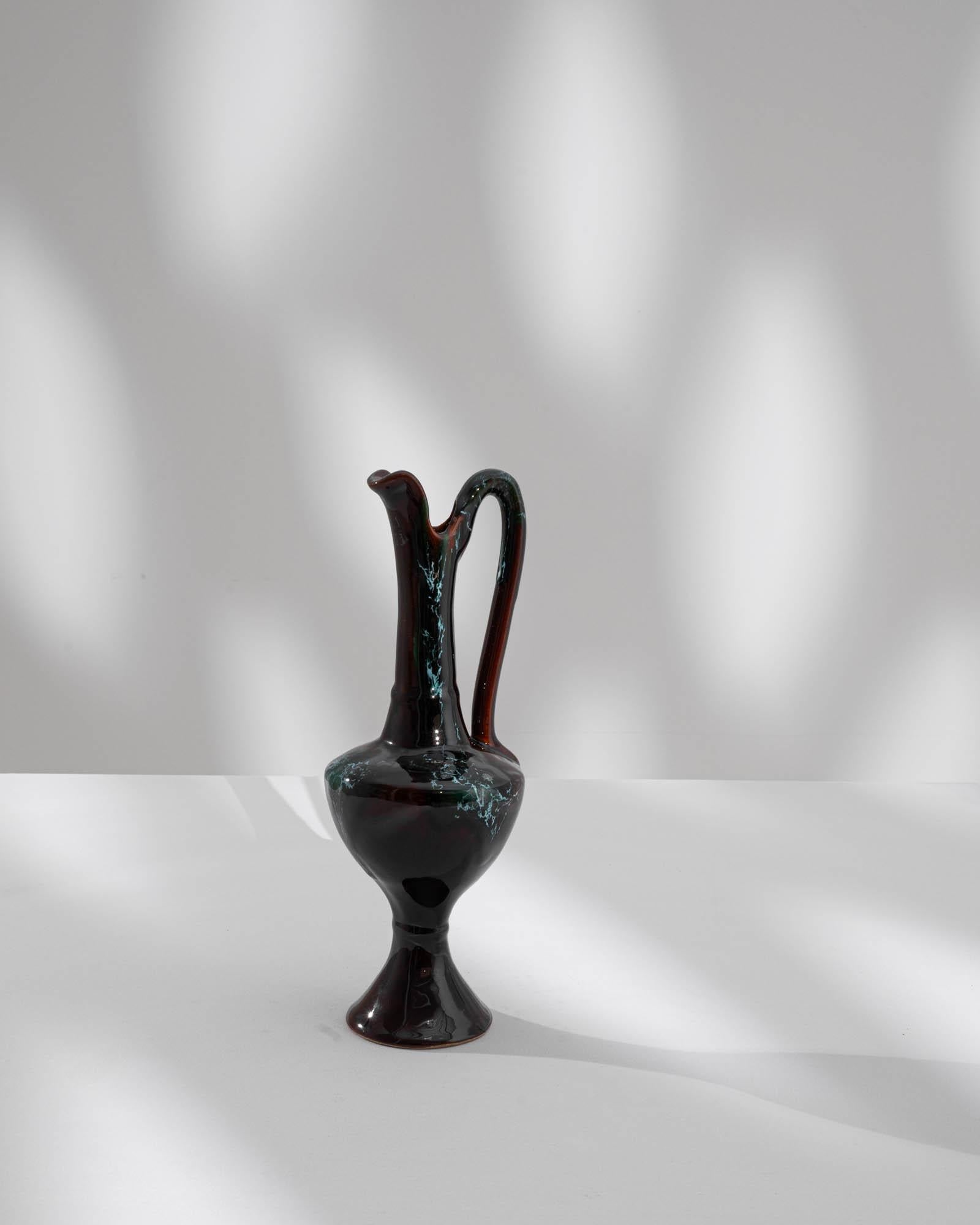 Französischer Keramikkrug des 20. Jahrhunderts im Angebot 1