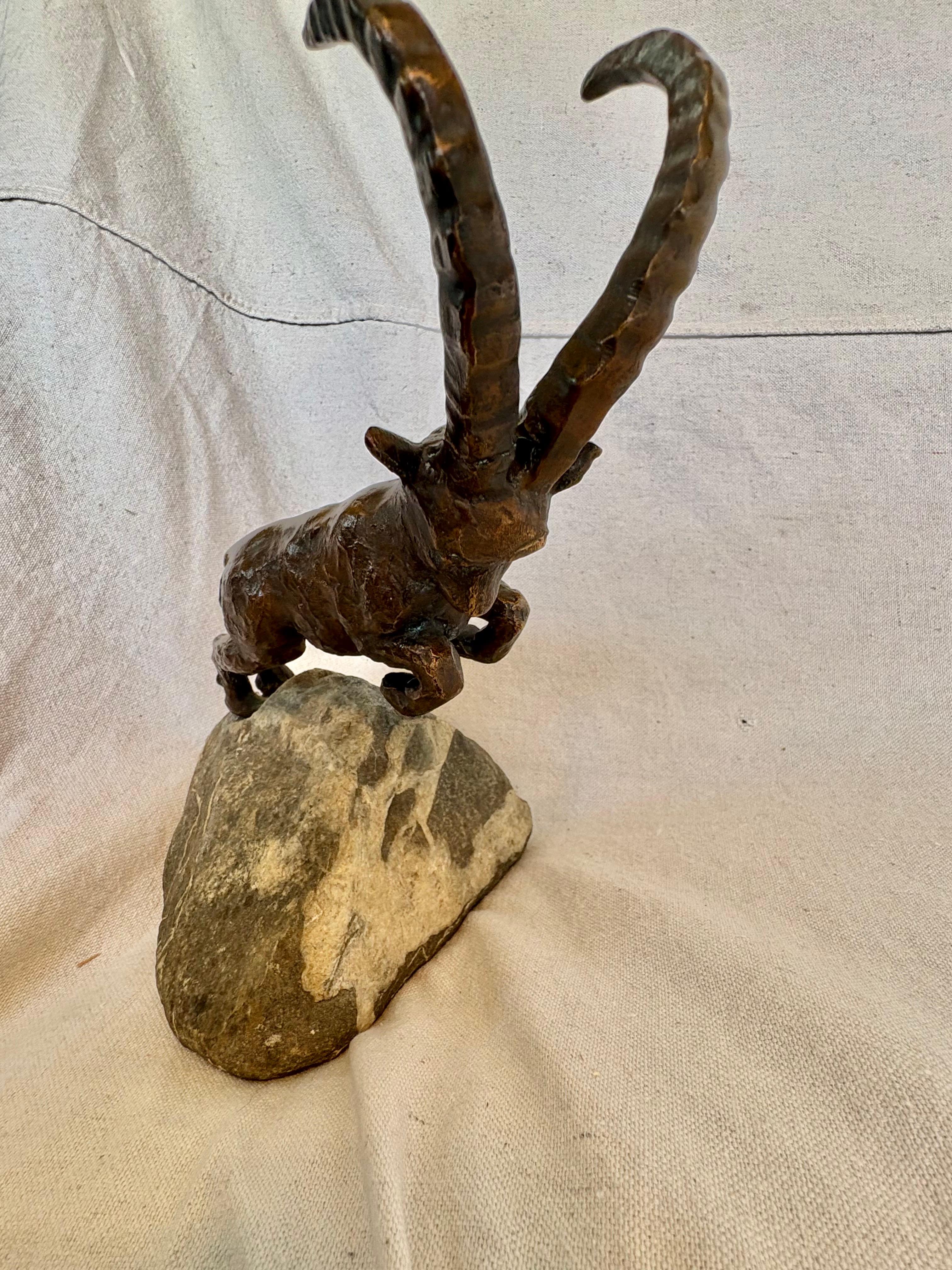 Scultura di stambecco in bronzo di Charles Reussner del XX secolo in vendita 7