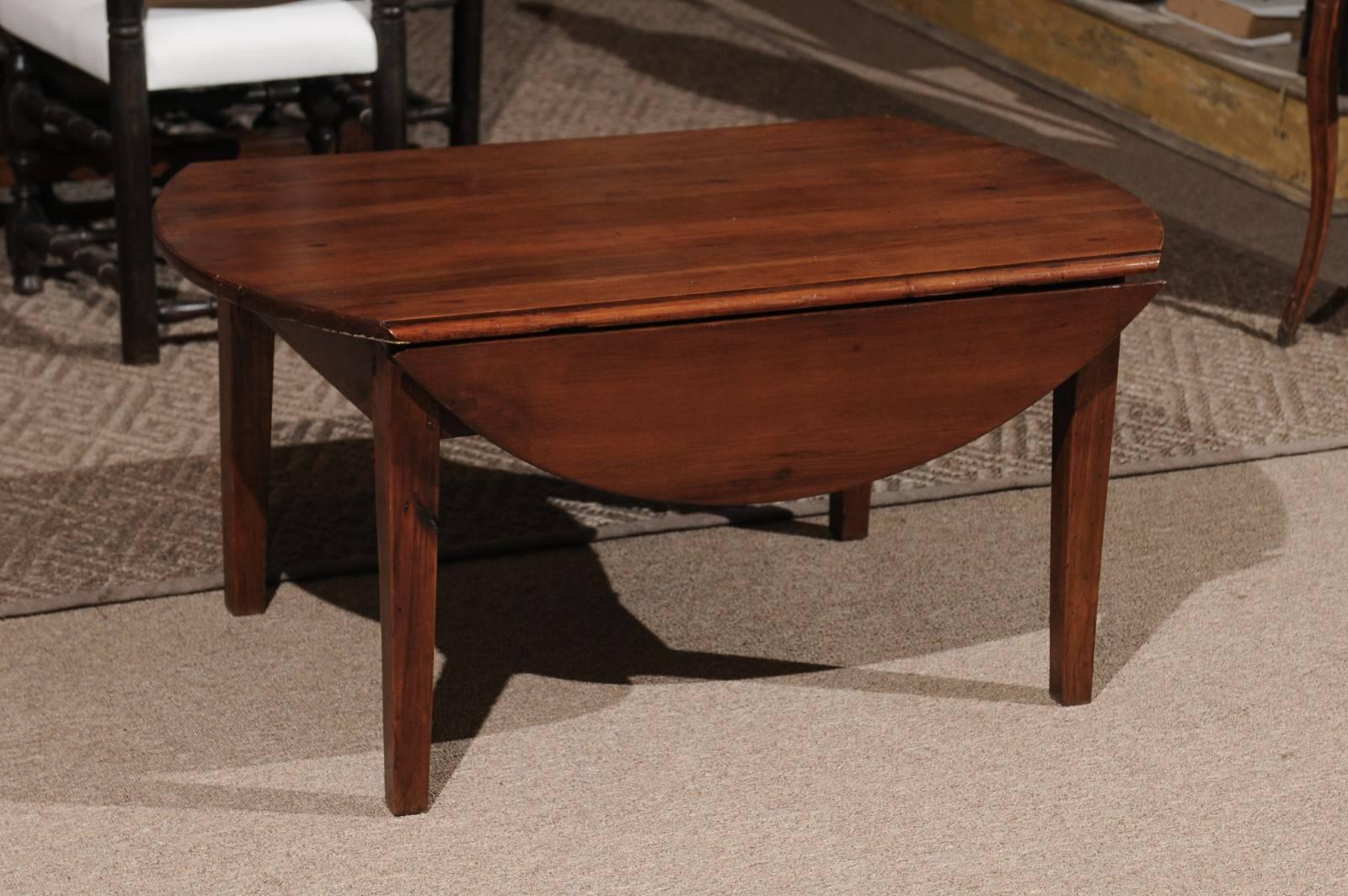 20th Century French Cherry Coffee Tables, circa 1900 For Sale 1