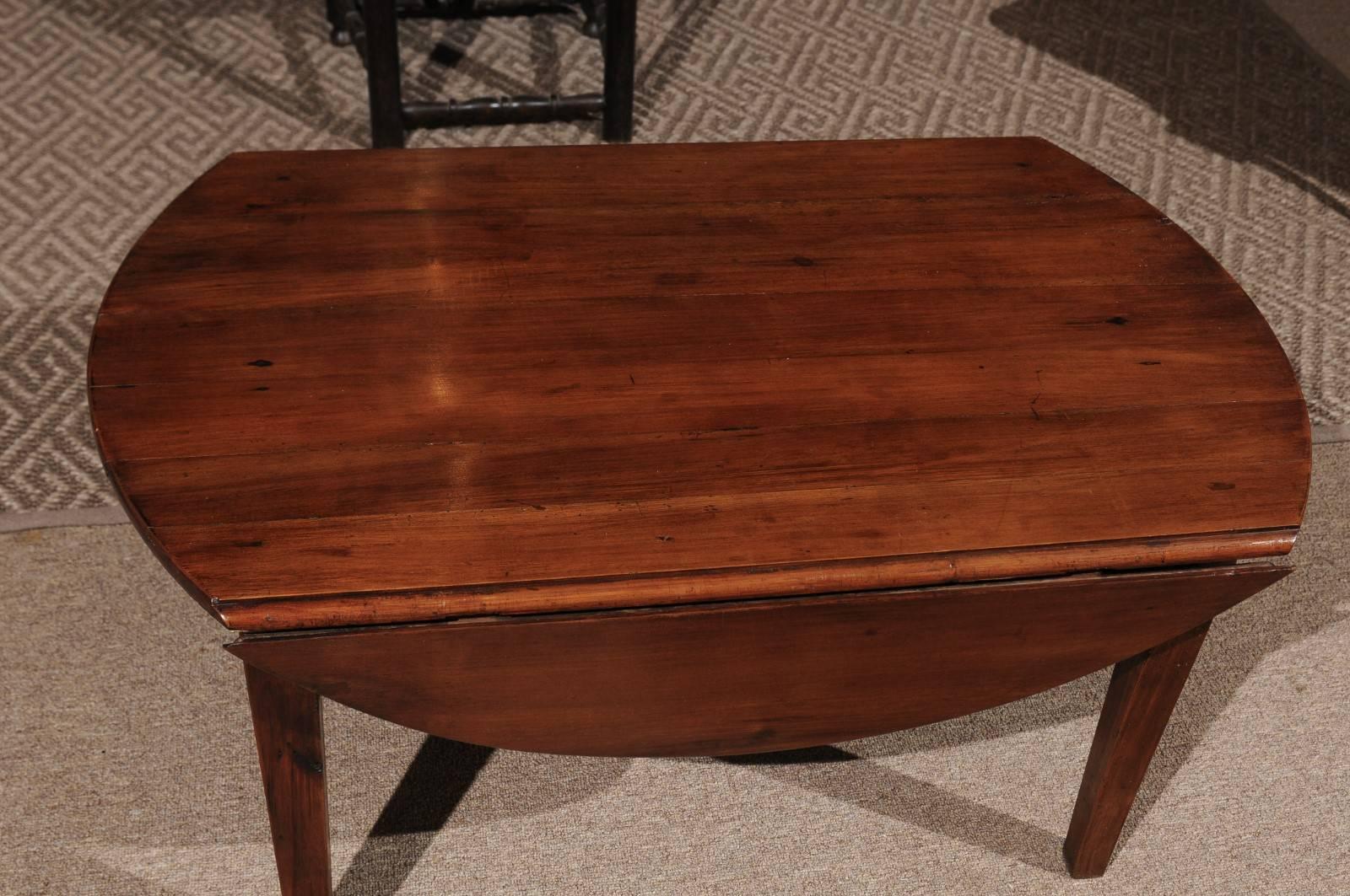 20th Century French Cherry Coffee Tables, circa 1900 For Sale 2