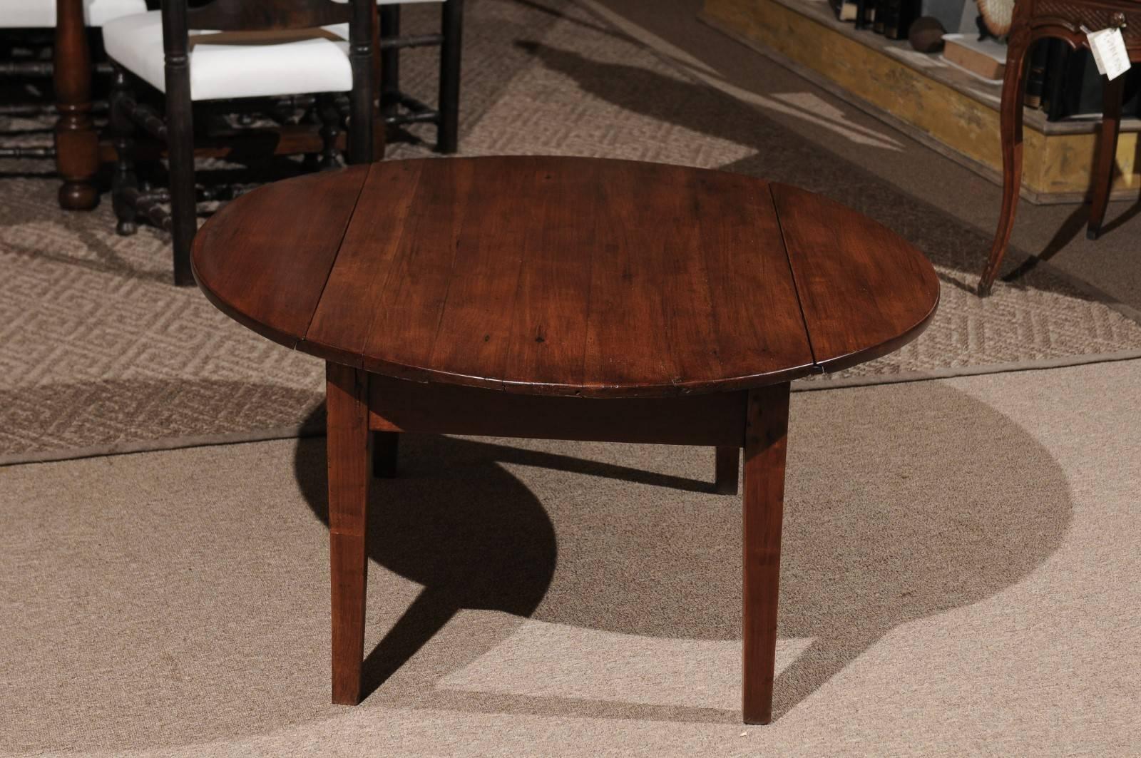 20th Century French Cherry Coffee Tables, circa 1900 For Sale 5