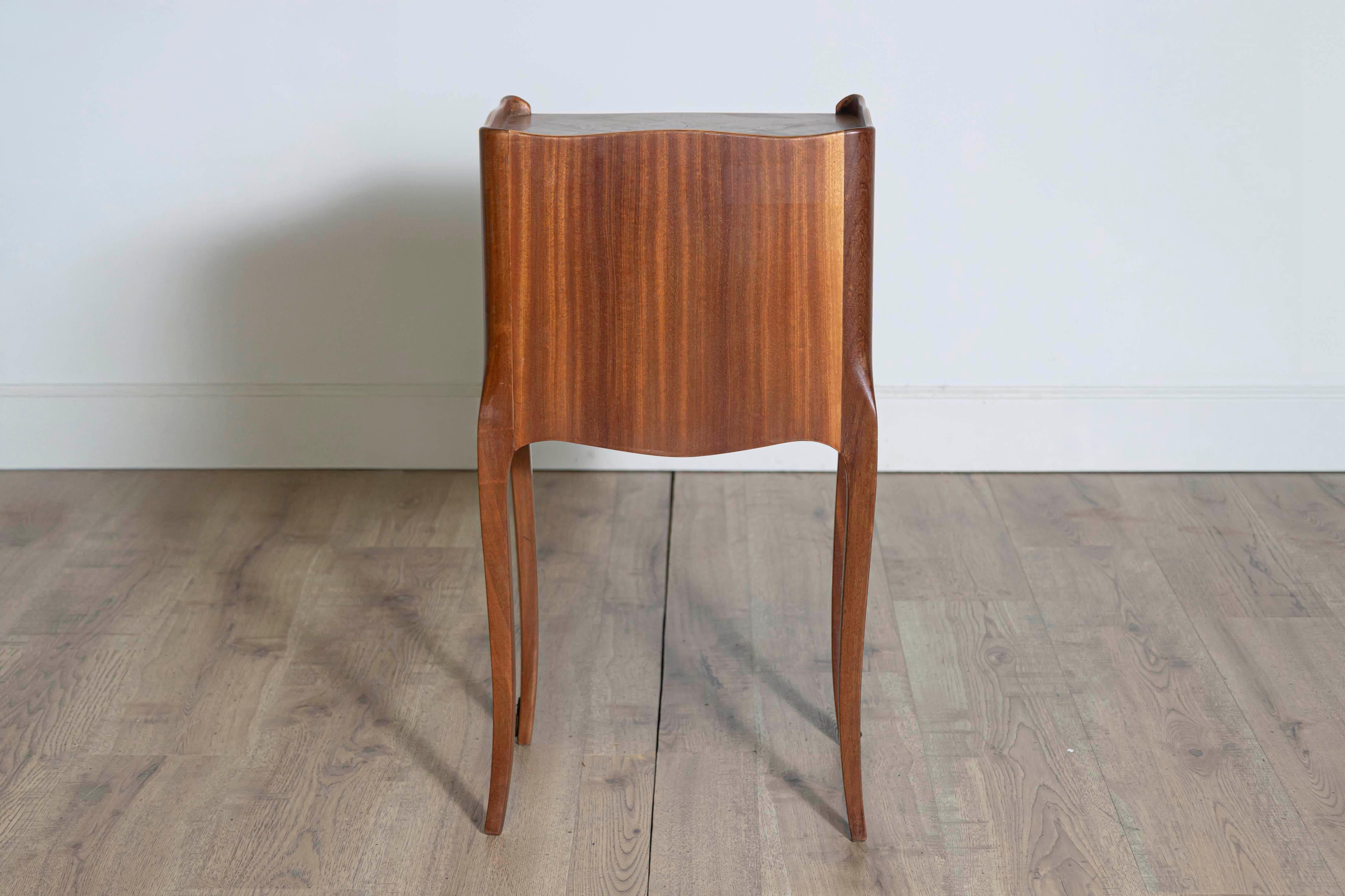 Laiton Table à chevet française du 20e siècle en vente