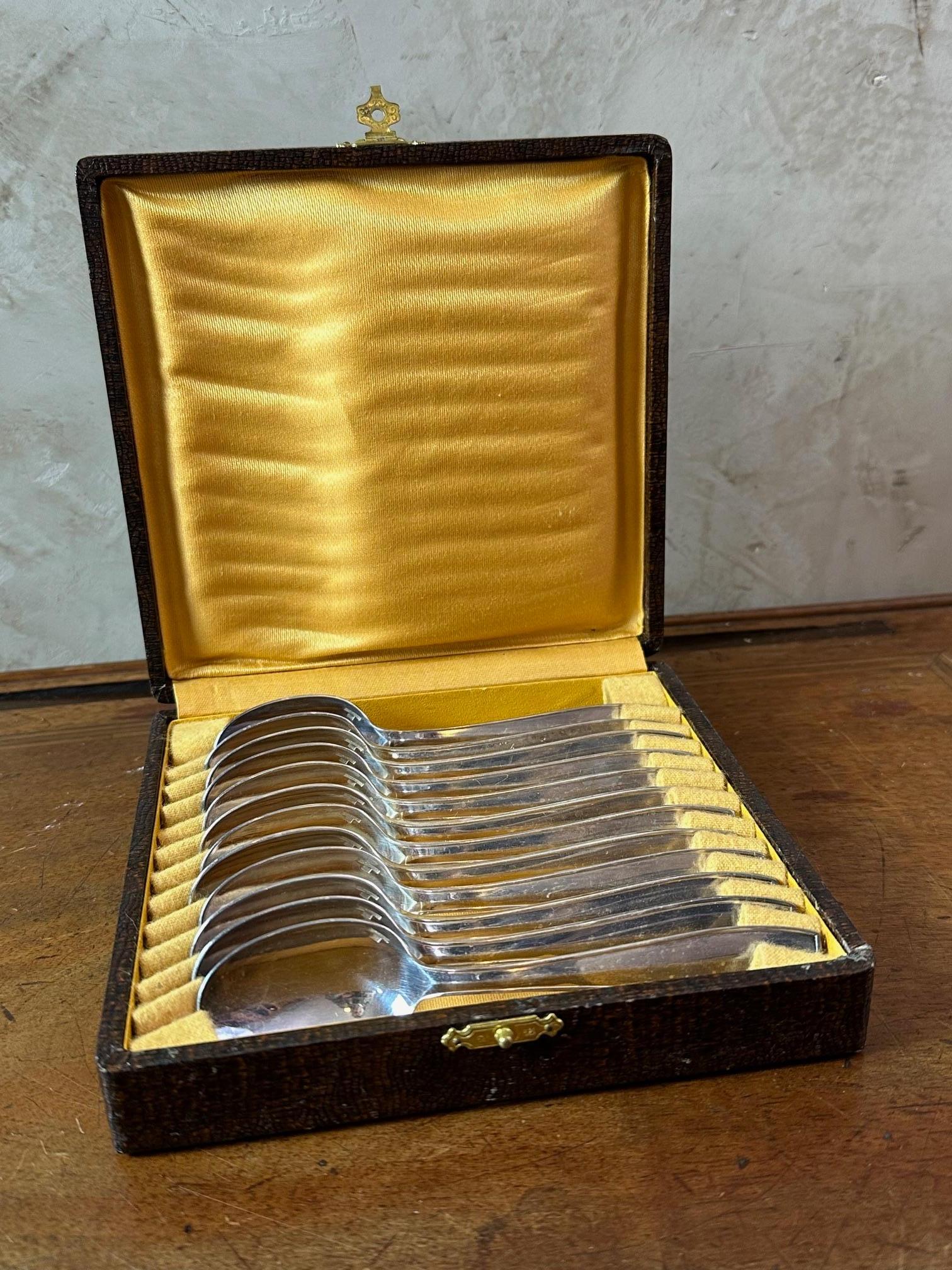 Set di 12 cucchiai piccoli Christofle del XX secolo, 1950 In condizioni buone in vendita a LEGNY, FR