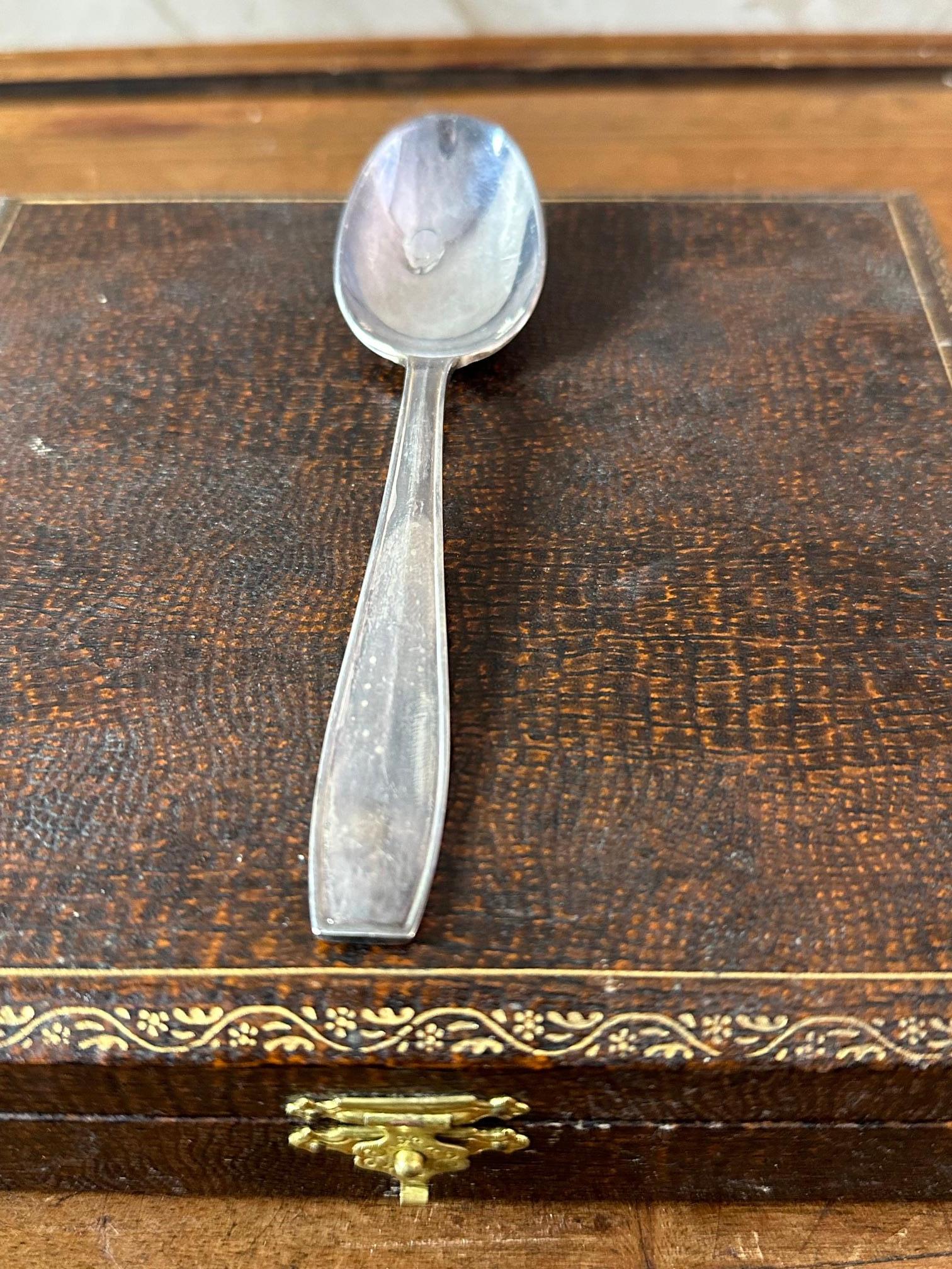 Metà XX secolo Set di 12 cucchiai piccoli Christofle del XX secolo, 1950 in vendita