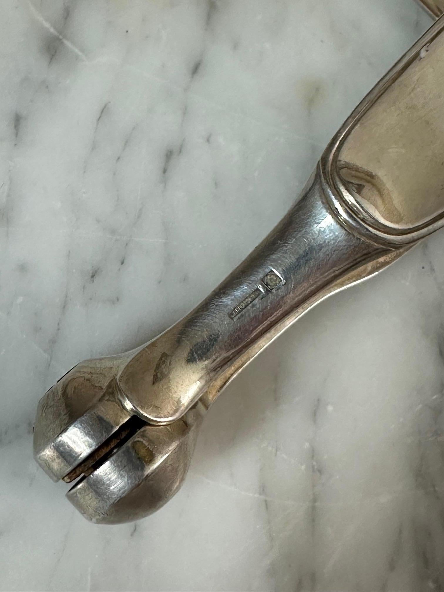 Plaqué argent 20ème siècle Français Christofle Silver Plated Asparagus Clamp, 1950s en vente