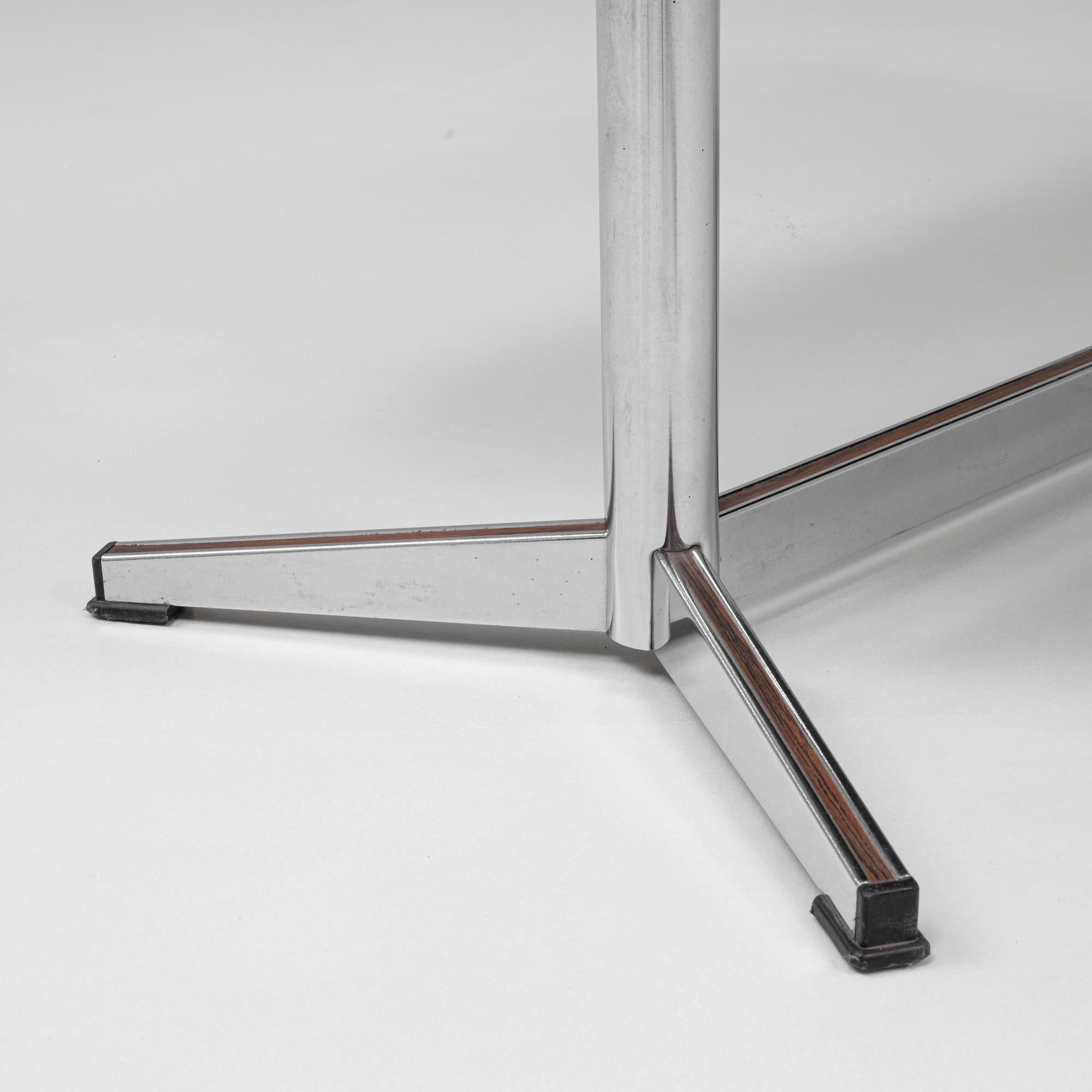 Table basse en chrome du 20e siècle avec plateau en céramique Par Juliette Belarti en vente 4