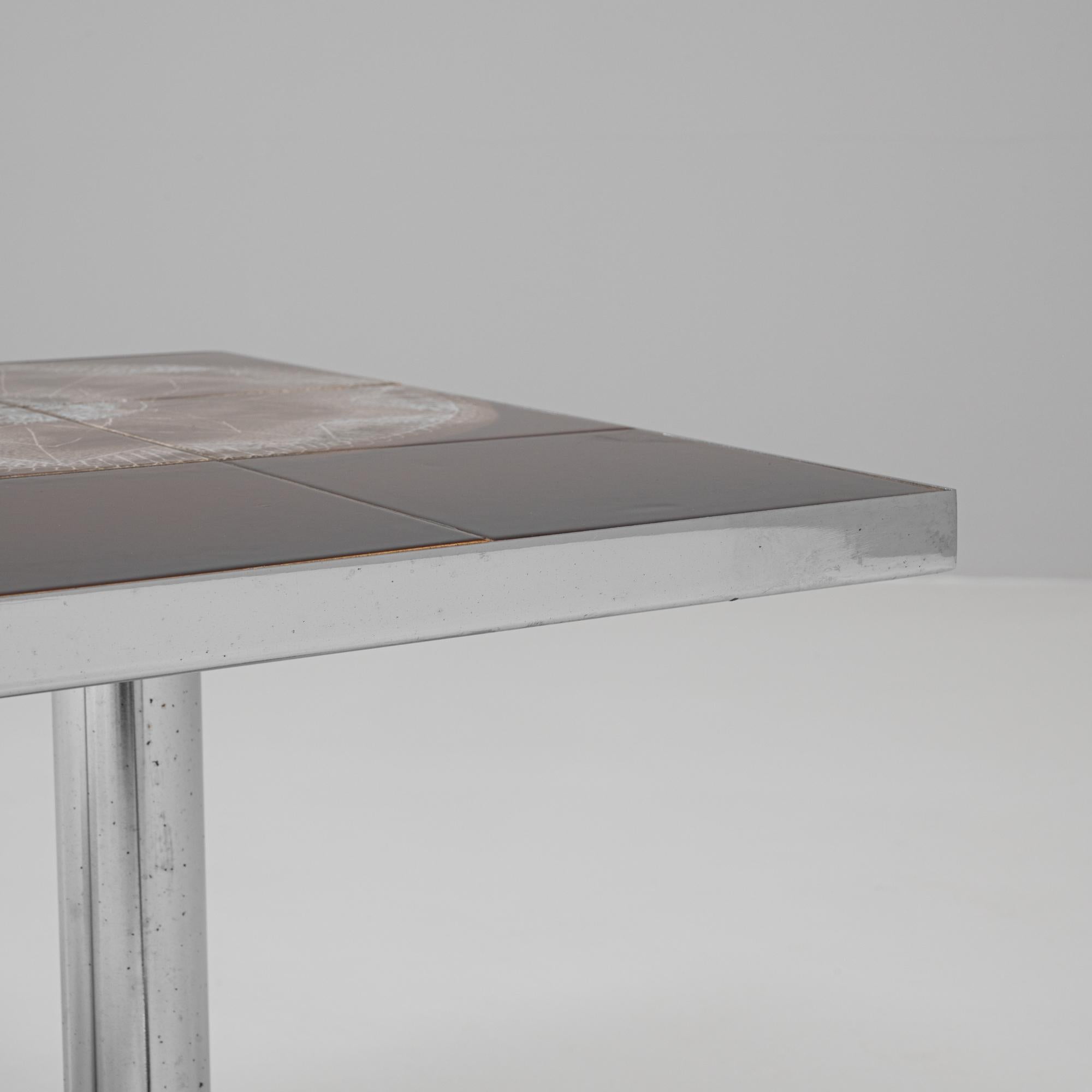 Table basse en chrome du 20e siècle avec plateau en céramique Par Juliette Belarti en vente 3