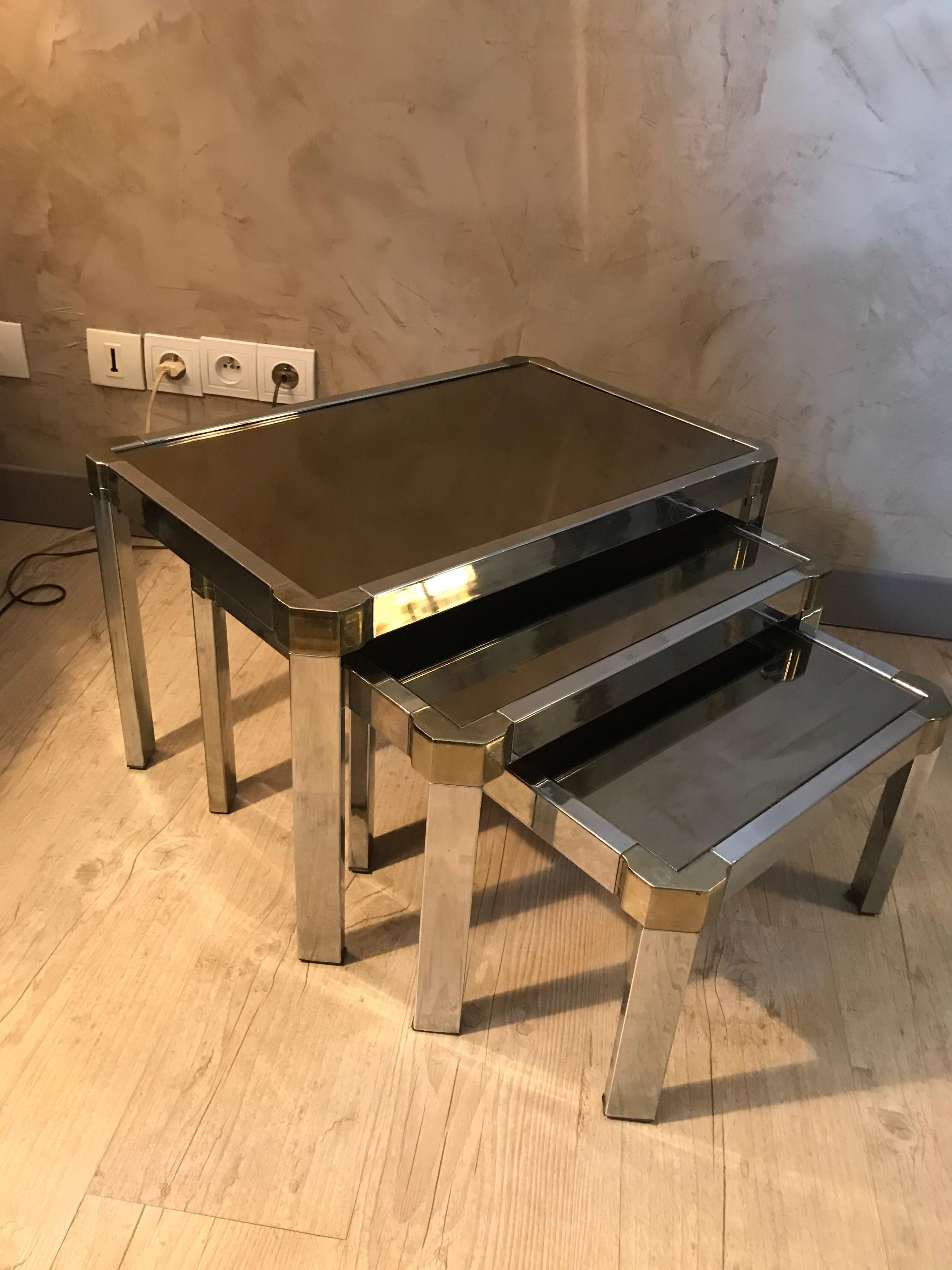20th Century French Chromed Metal and Mirror Nesting Tables, 1950s In Good Condition For Sale In LEGNY, FR