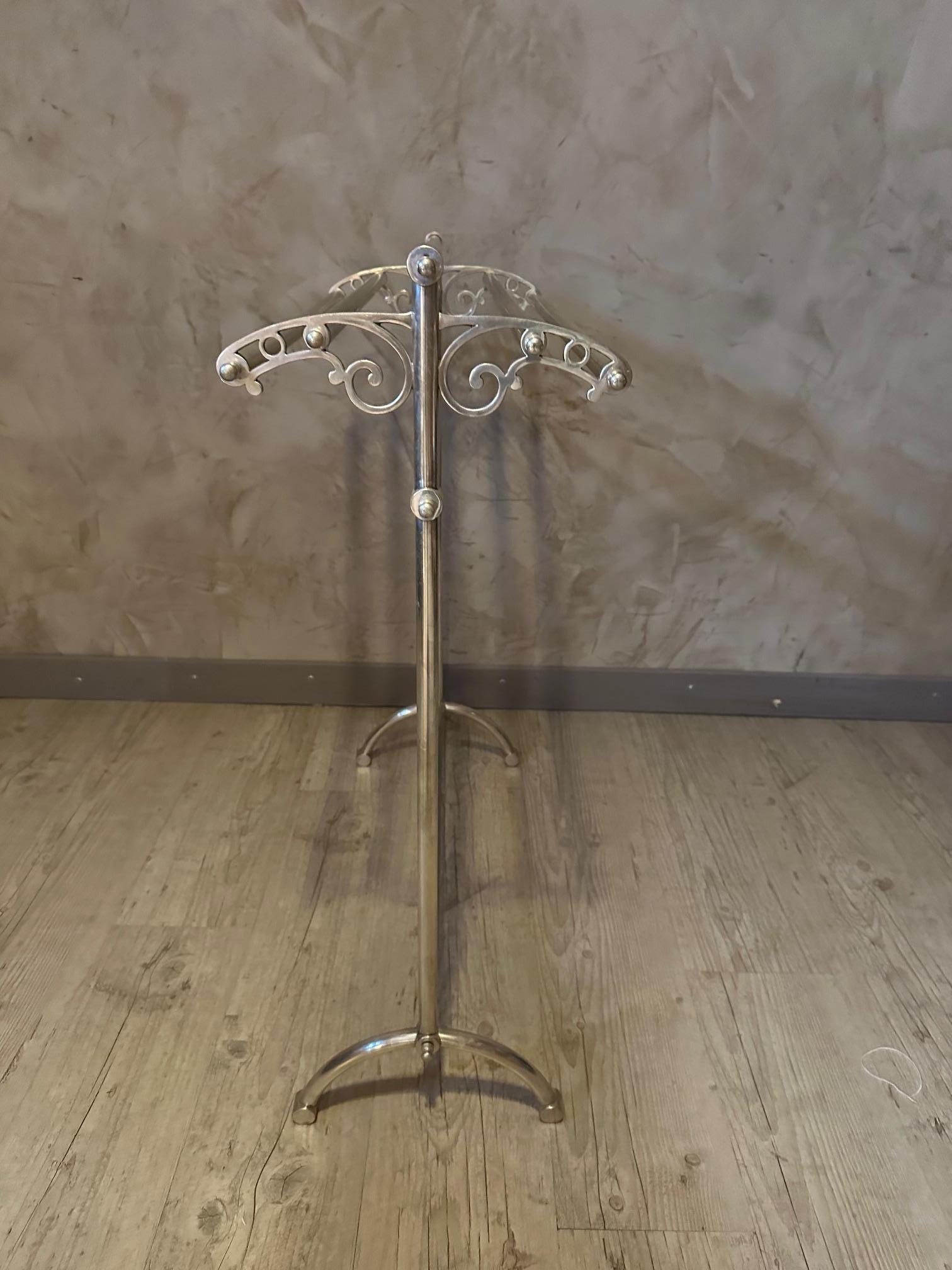 Late 20th Century 20th century French Chromed Metal Towels Rack For Sale
