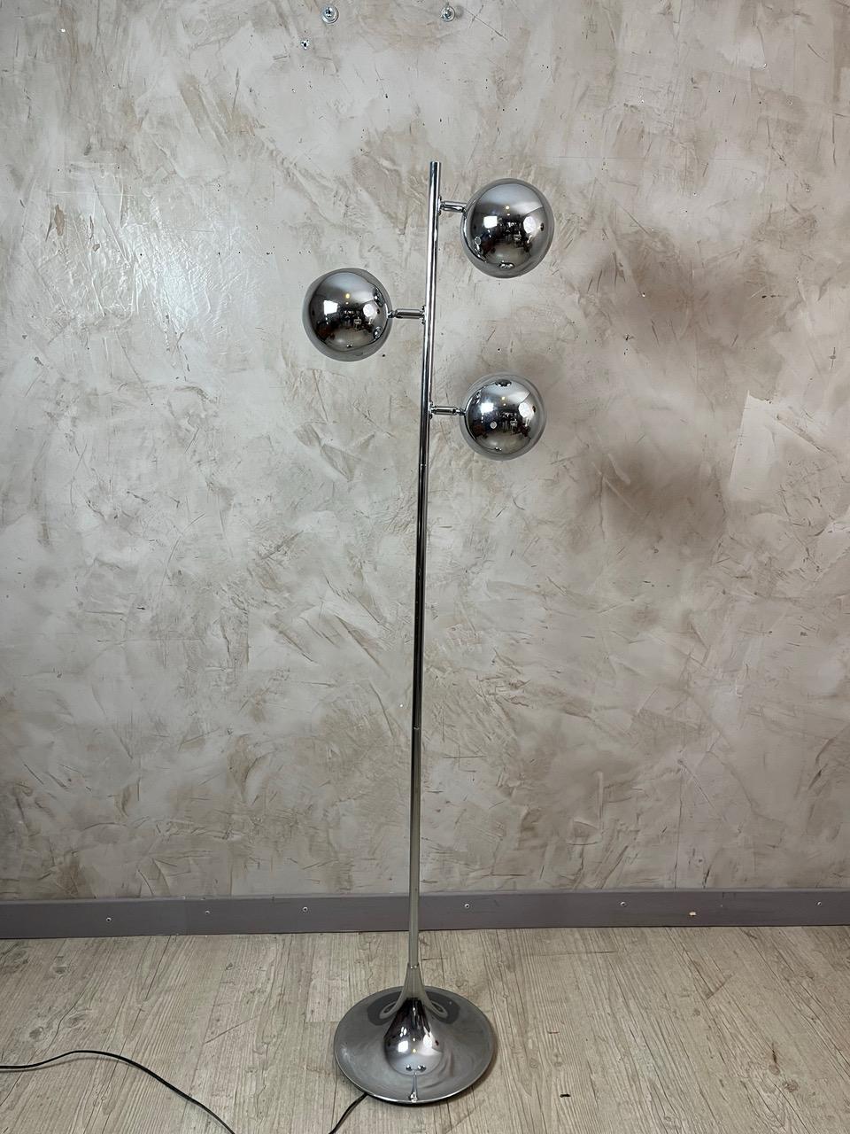 Fin du 20e siècle Lampadaire vintage en métal chromé français du 20e siècle, 1970 en vente