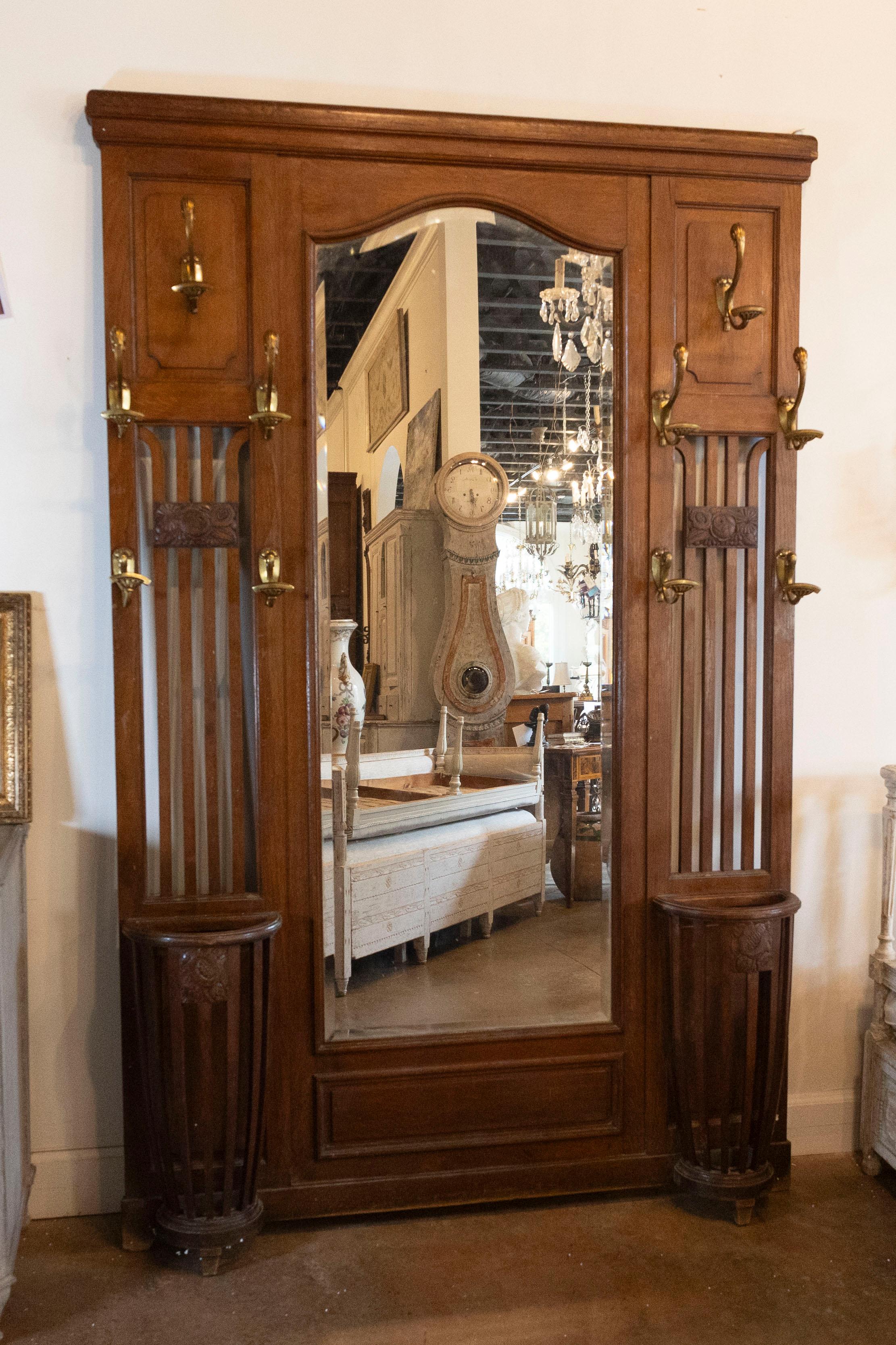 Art Nouveau Appendiabiti francese del XX secolo in vendita