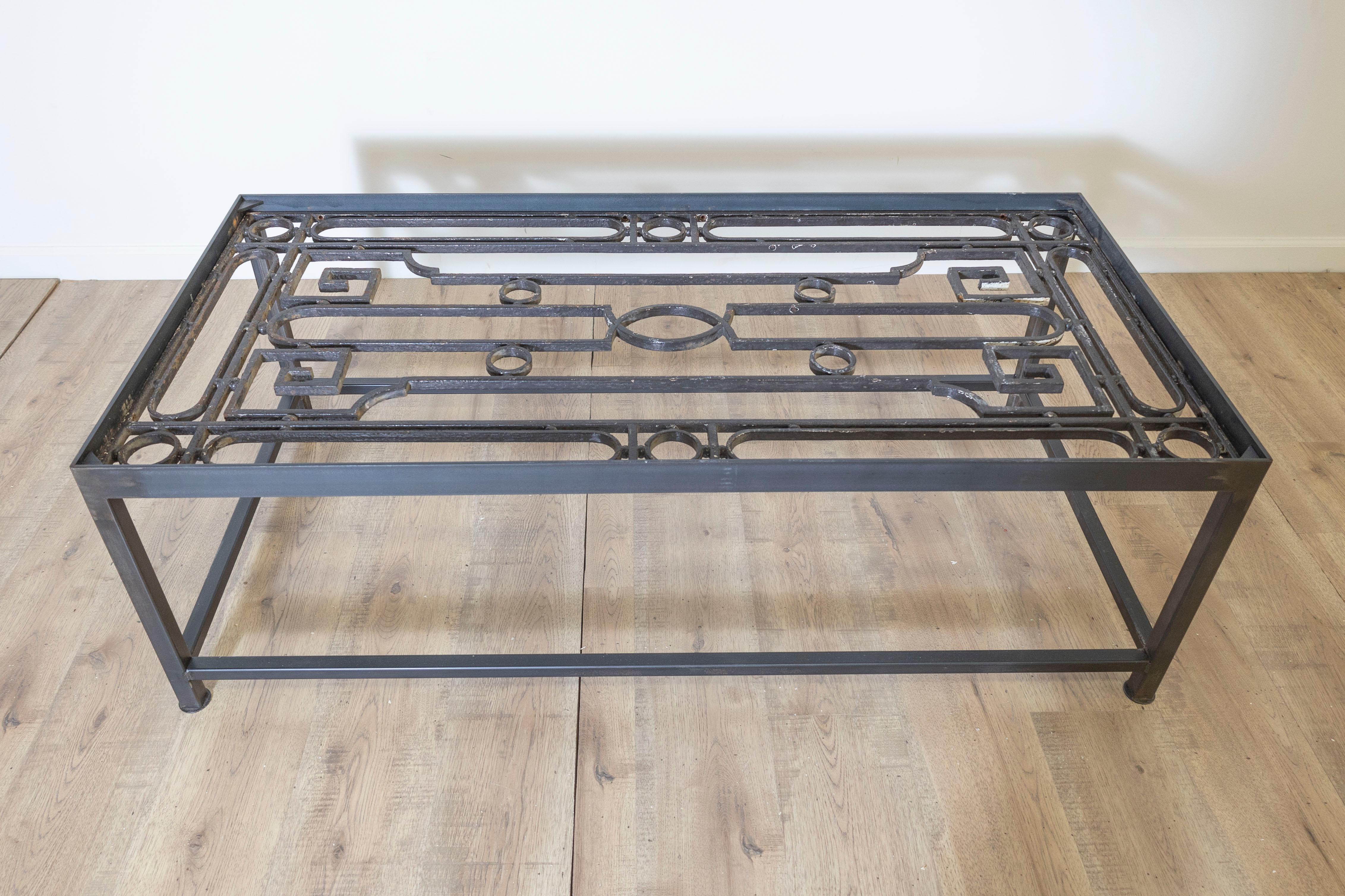 Industriel Table basse française du 20e siècle en vente