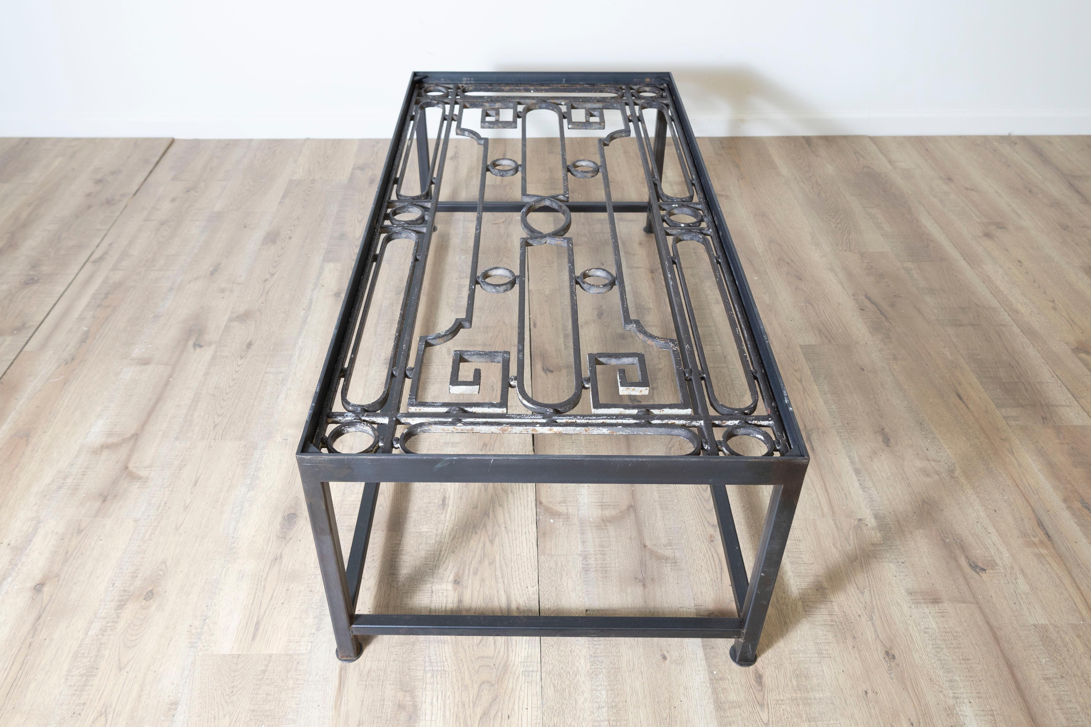 20ième siècle Table basse française du 20e siècle en vente