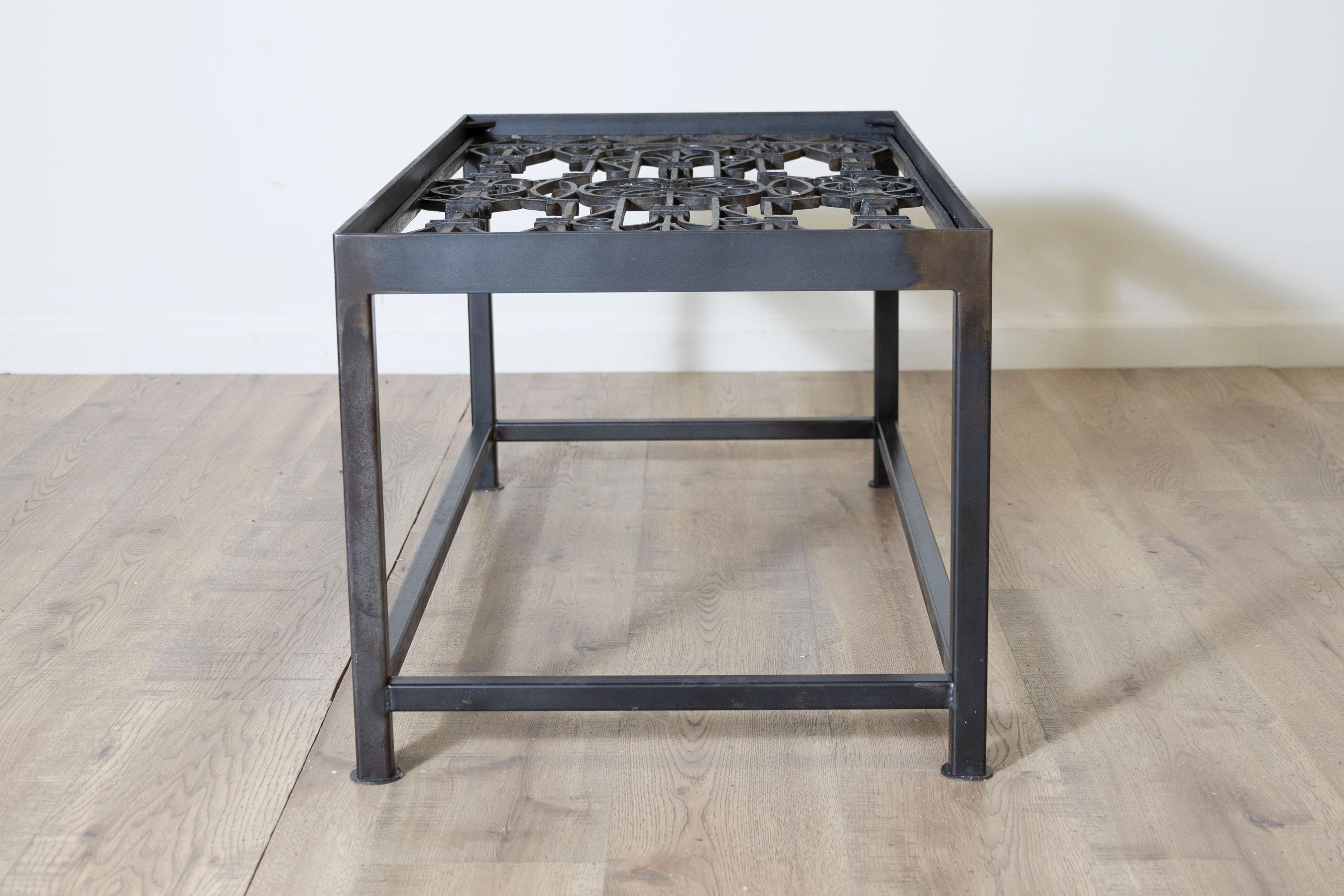 Table basse française du 20e siècle en vente 1