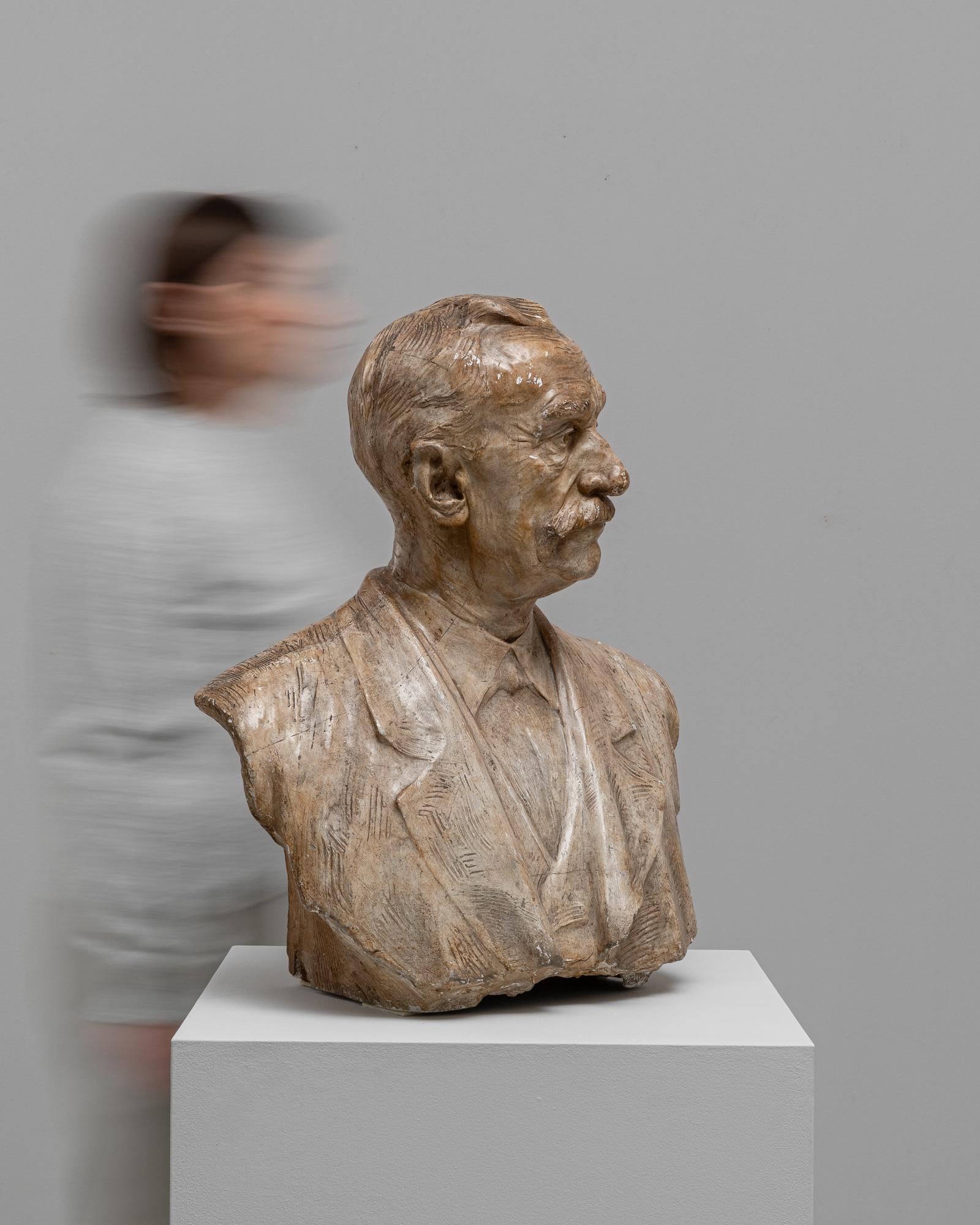 Calcestruzzo Busto in cemento francese del XX secolo in vendita