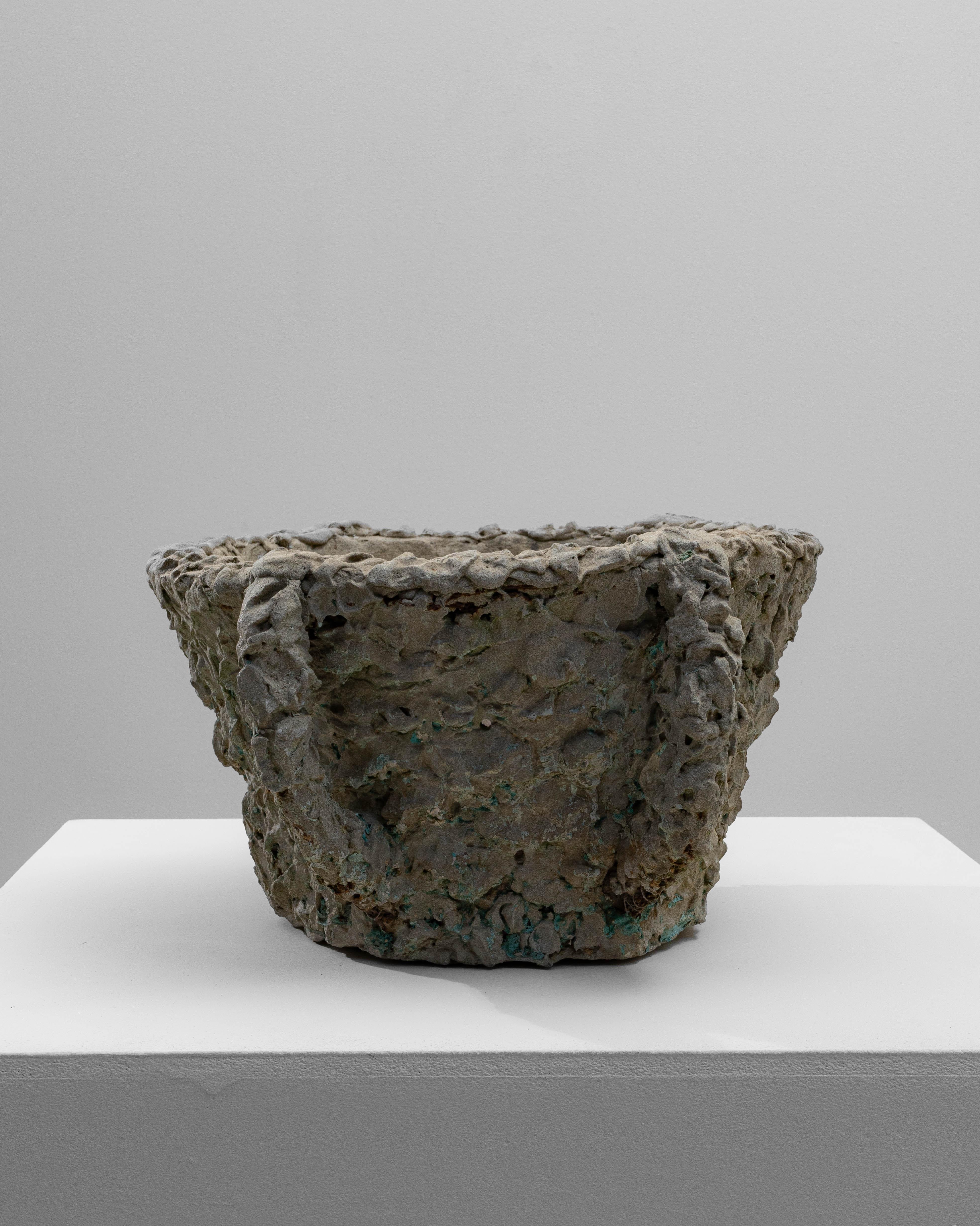 Calcestruzzo 20th Century French Concrete Planter in vendita