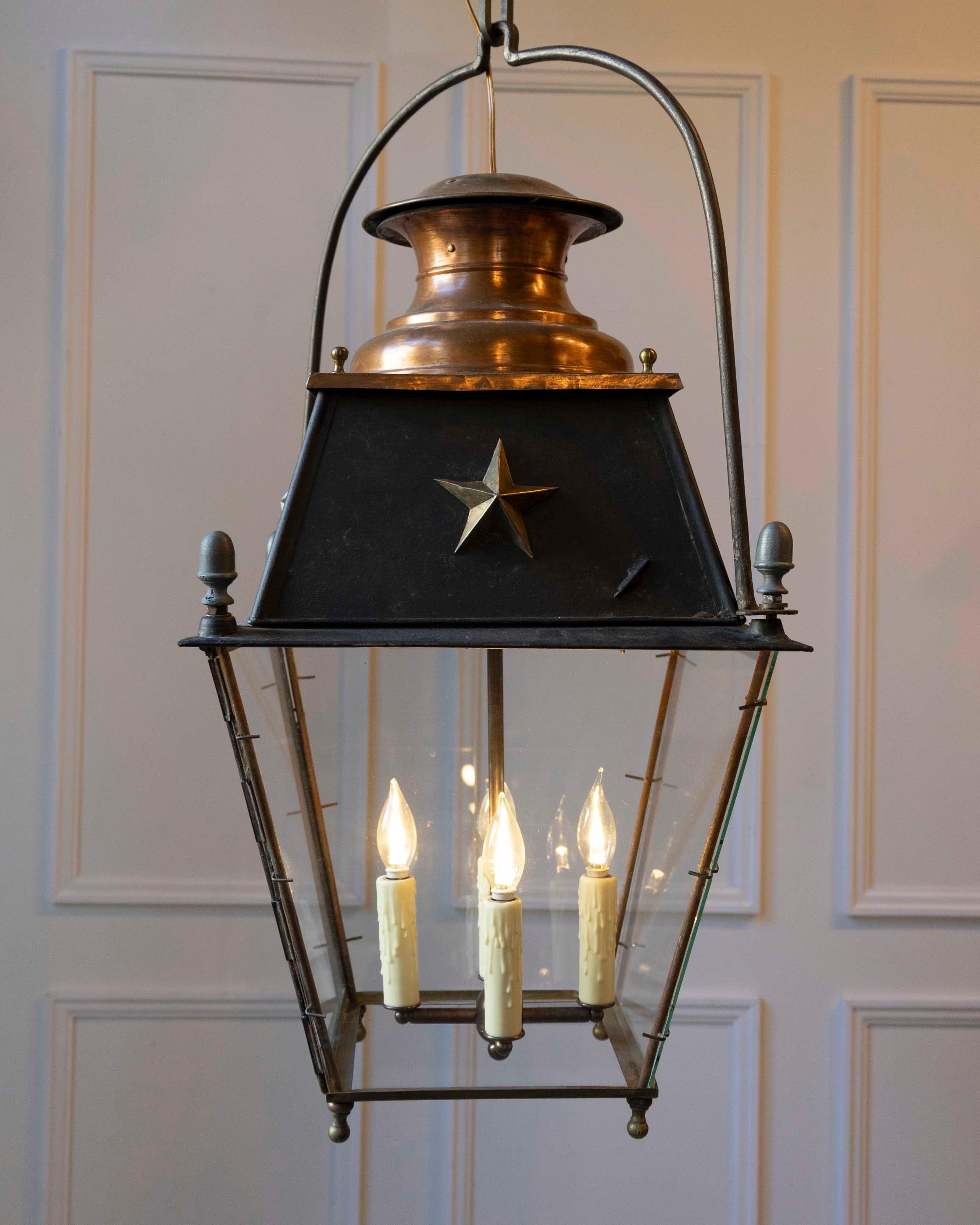 Farol francés del siglo XX de cobre y hierro con motivos de estrellas en venta 2