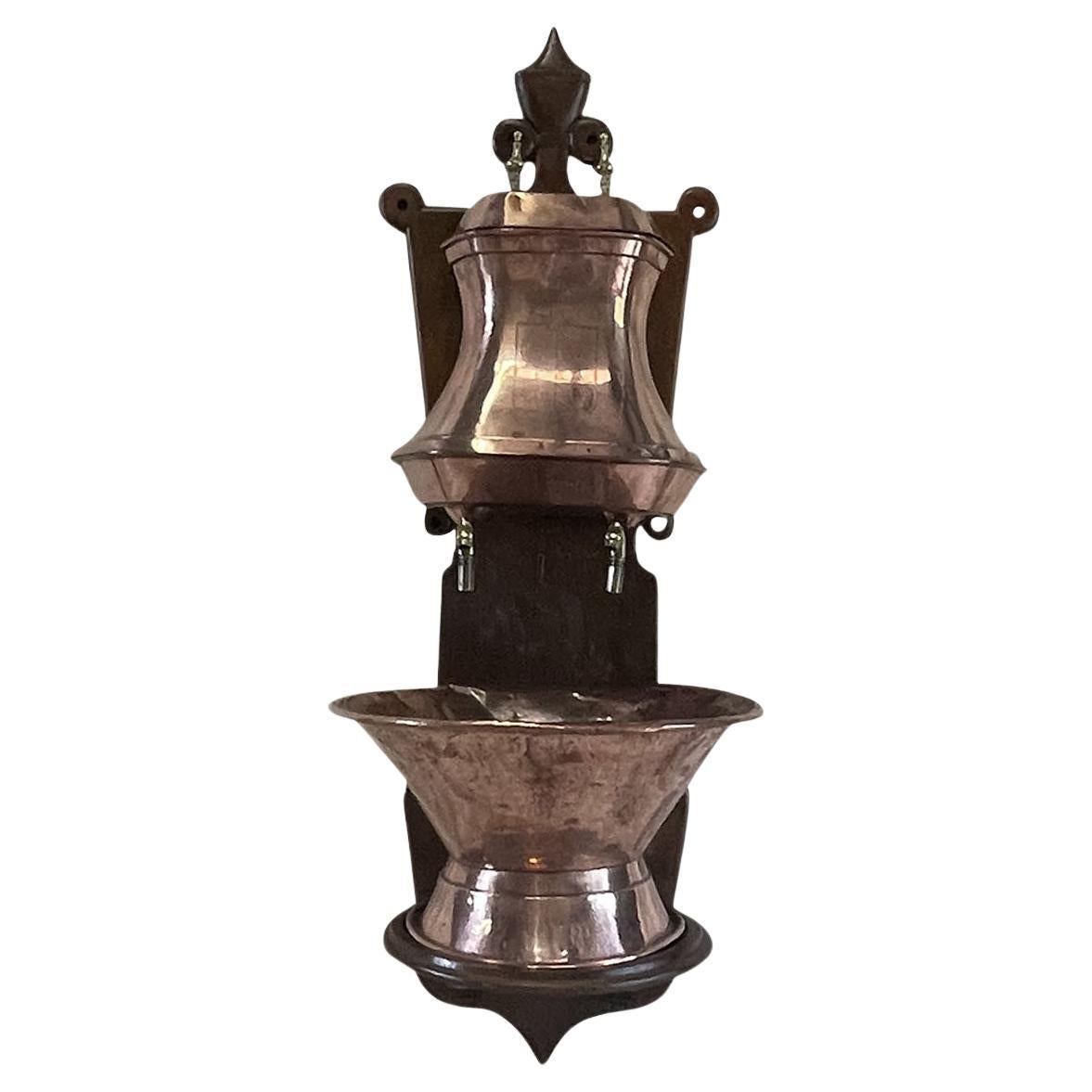 Lavabo en cuivre français du 20e siècle - Fontaine murale ancienne
