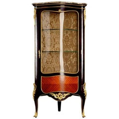 20th Century French Corner Vitrine in the Style of Louis XV Bois-Satine Veneer