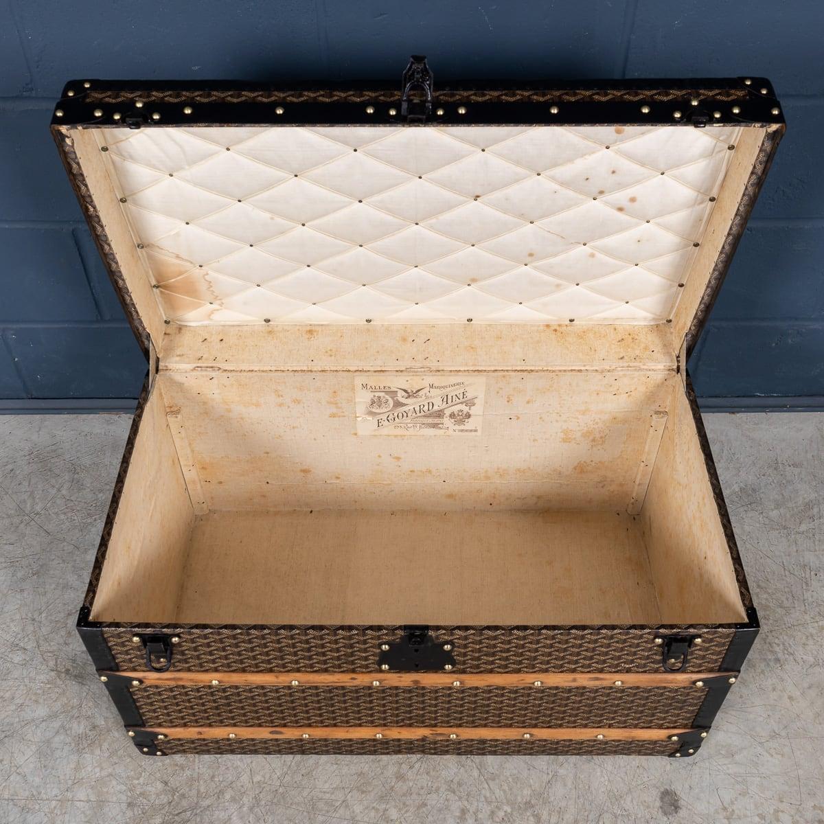 20th Century French Courier Trunk In Chevron Canvas By Goyard, Paris c.1900 5