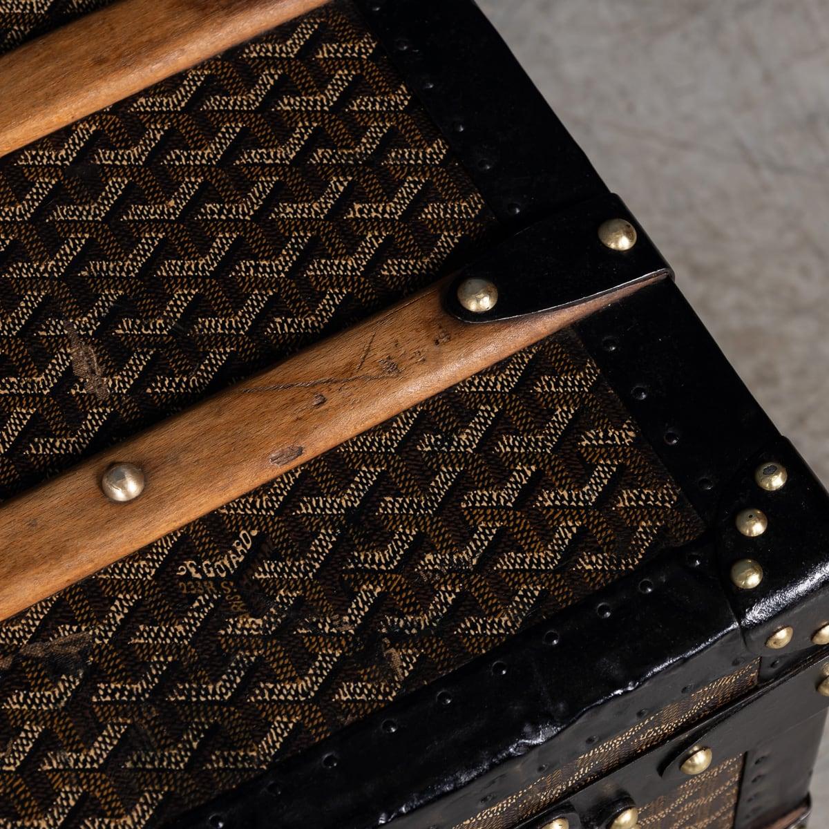 20th Century French Courier Trunk In Chevron Canvas By Goyard, Paris c.1900 11