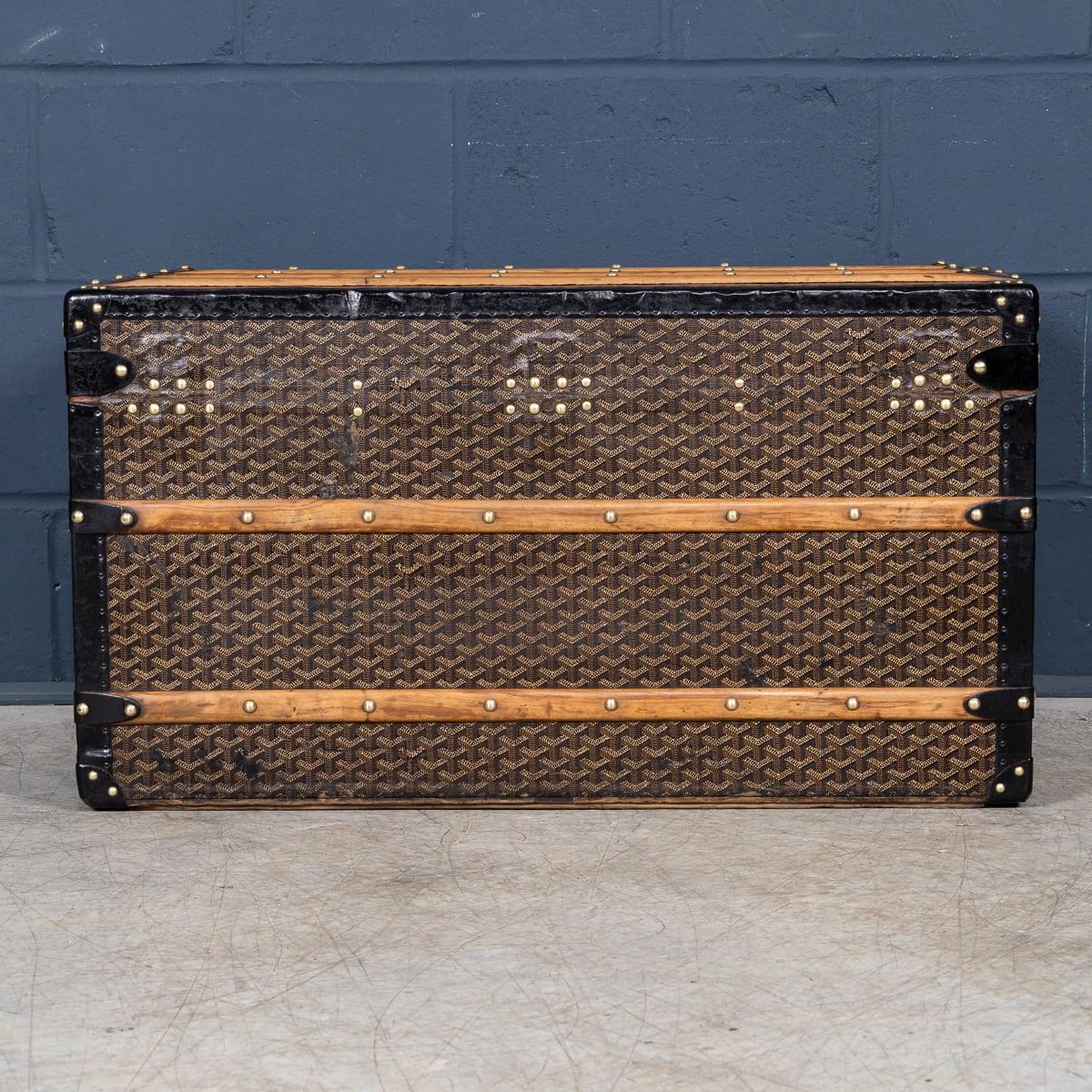 20th Century French Courier Trunk In Chevron Canvas By Goyard, Paris c.1900 1