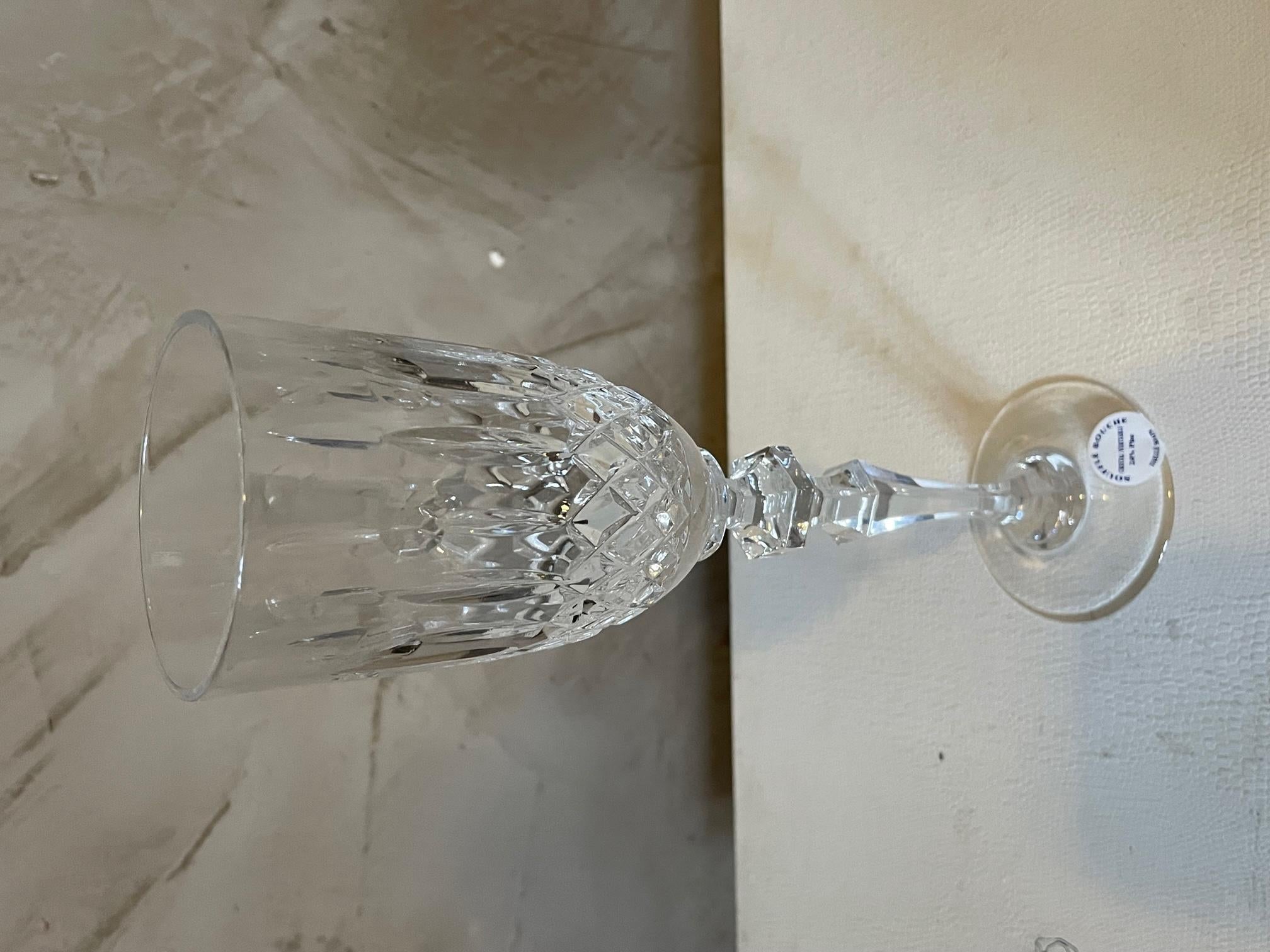 Ensemble de verres et de carafes en cristal français du 20e siècle, années 1950 en vente 4