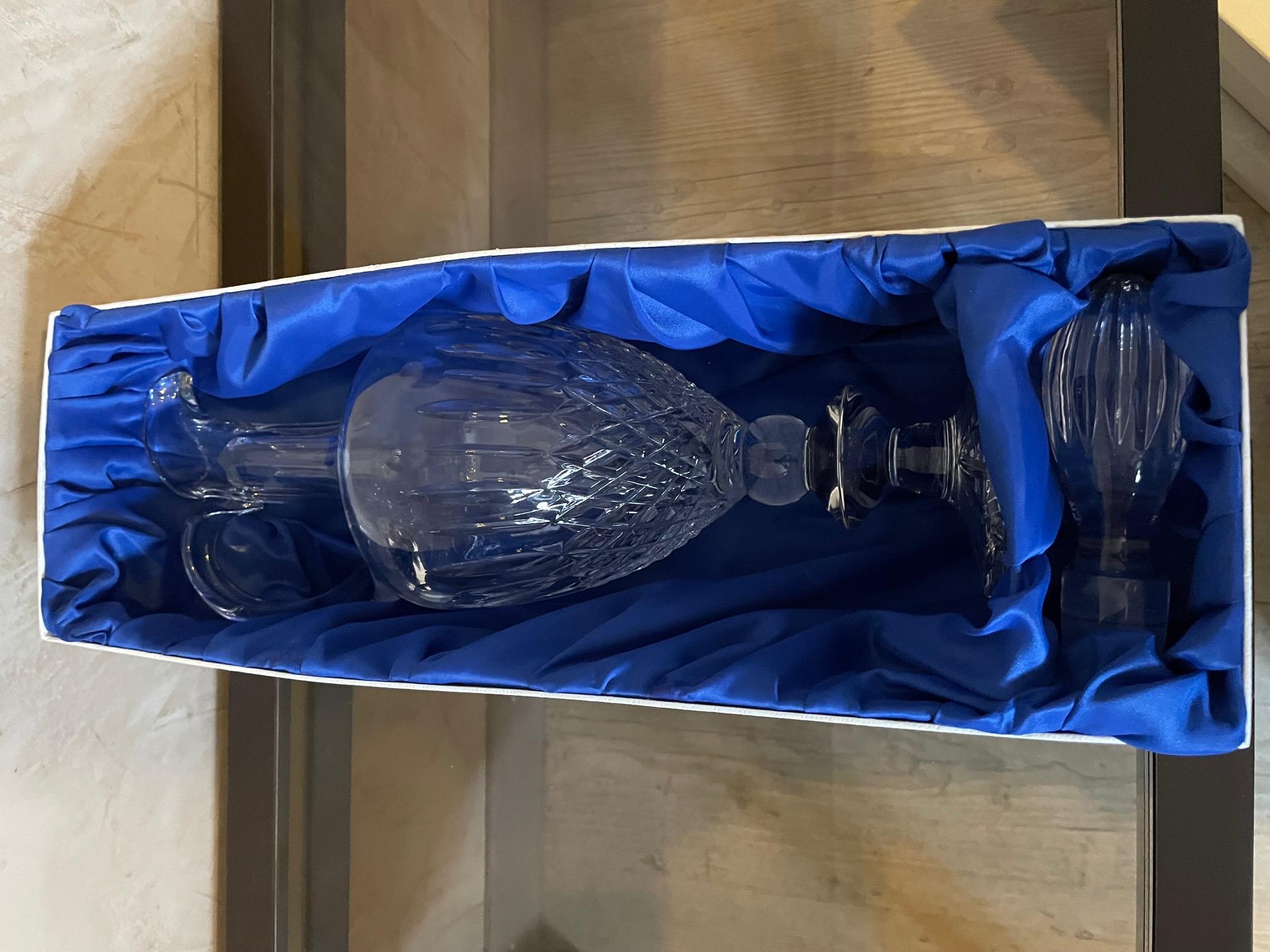 Ensemble de verres et de carafes en cristal français du 20e siècle, années 1950 en vente 11