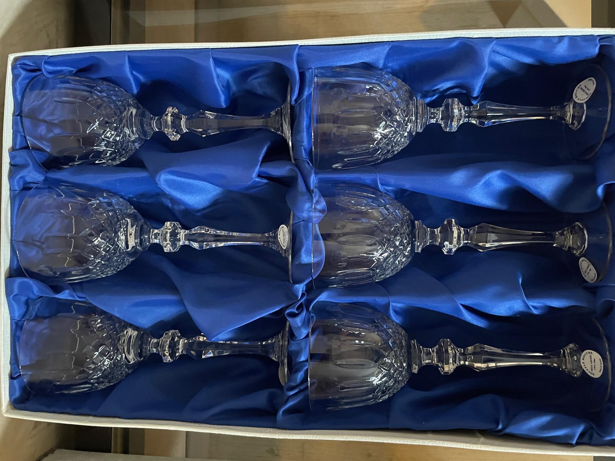 Français Ensemble de verres et de carafes en cristal français du 20e siècle, années 1950 en vente