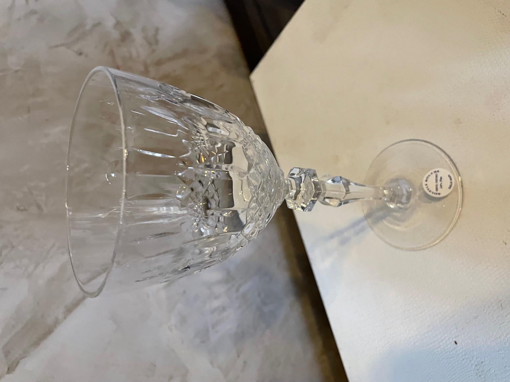 Ensemble de verres et de carafes en cristal français du 20e siècle, années 1950 en vente 1