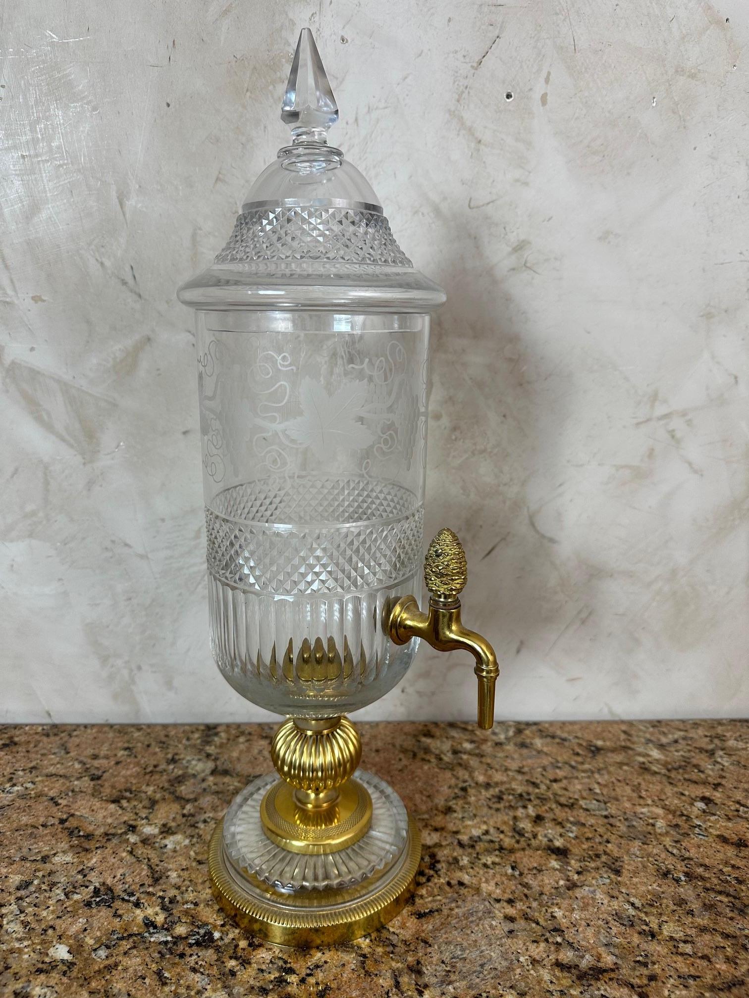 Fontaine à absinthe en cristal et laiton du 20e siècle, années 1920 Bon état - En vente à LEGNY, FR