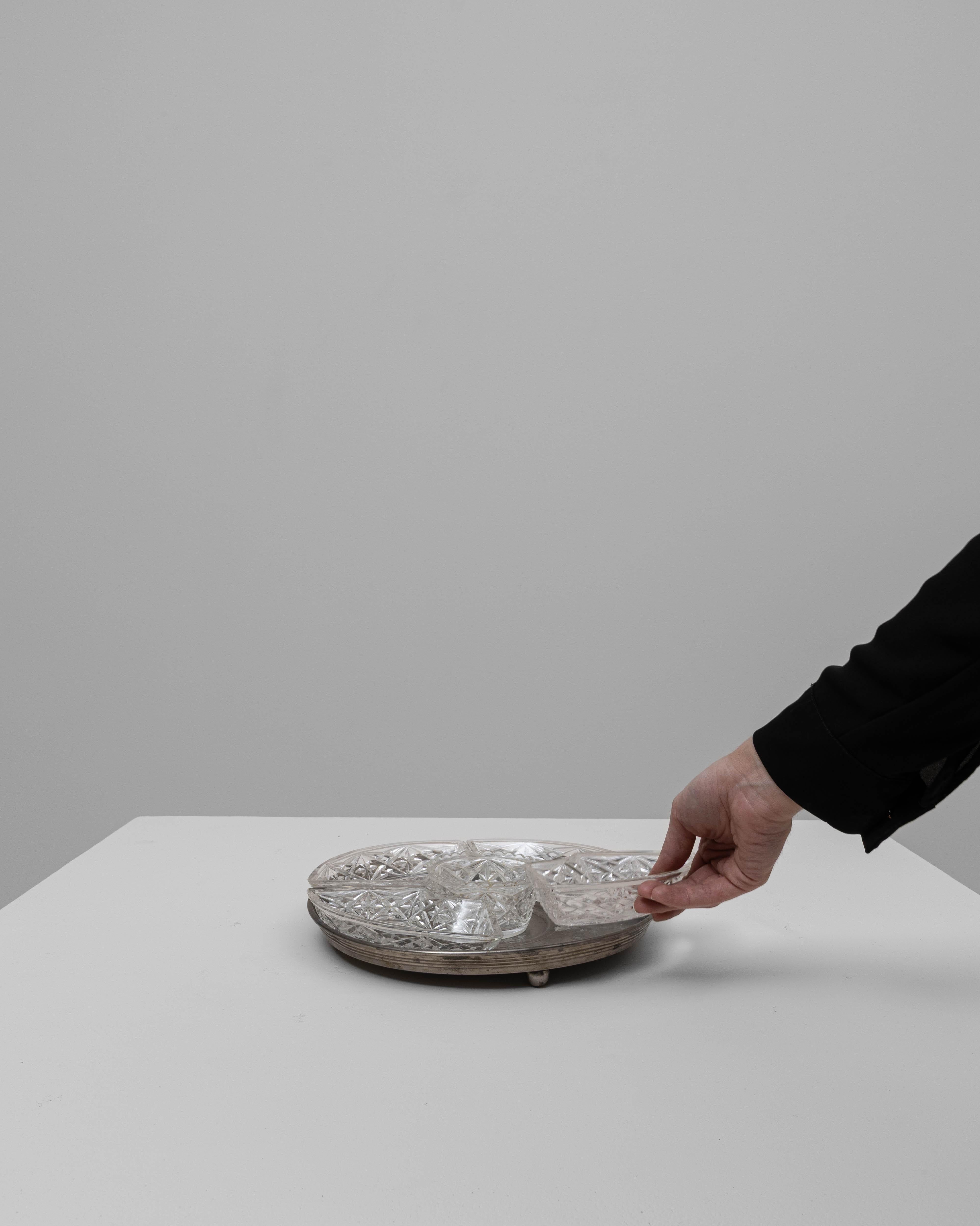 Plat de service en cristal français du 20e siècle sur base en argent en vente 5