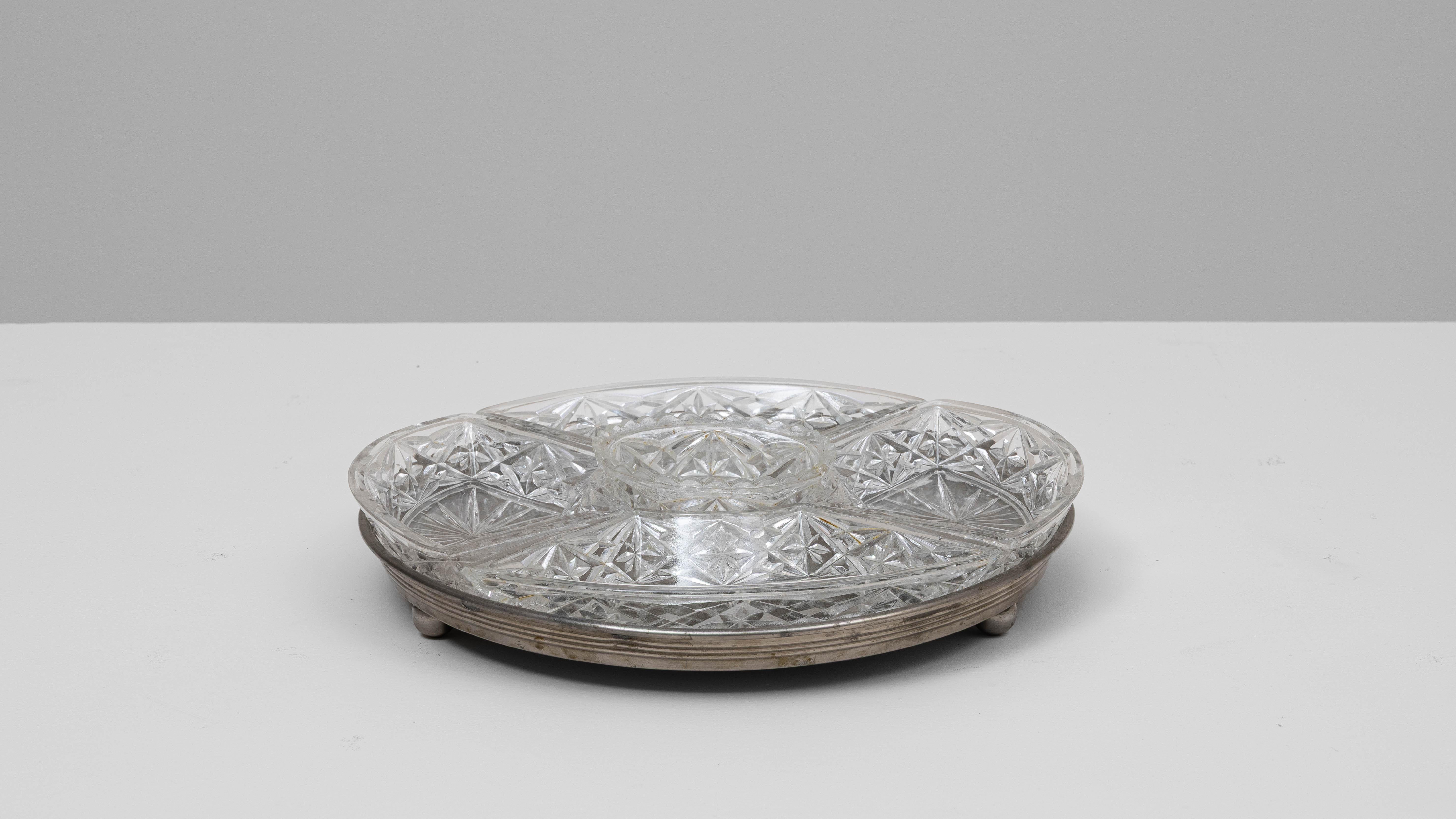 Plat de service en cristal français du 20e siècle sur base en argent en vente 1