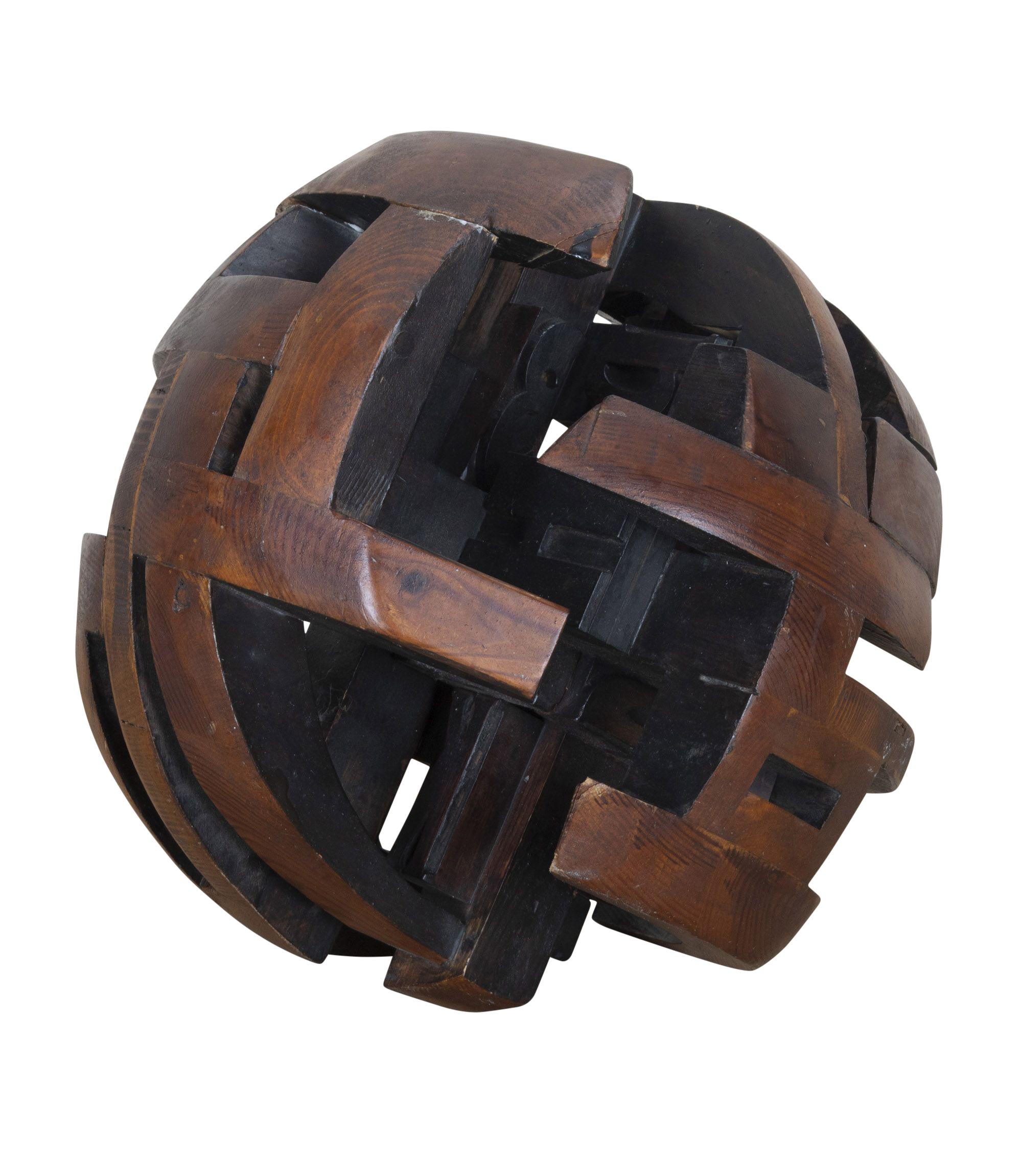 Boule en bois décorative française du 20e siècle Bon état - En vente à Tetbury, Gloucestershire