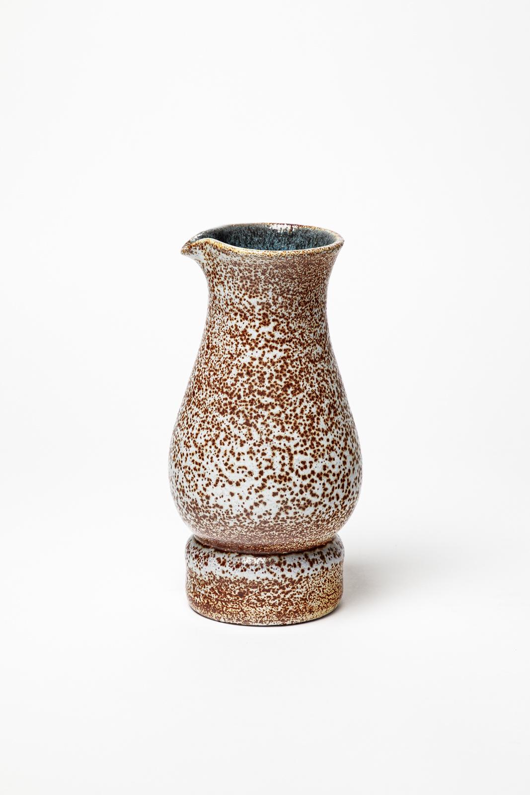 Francese Vaso o brocca in ceramica colorata di design francese del XX secolo di accolay 1960 in vendita