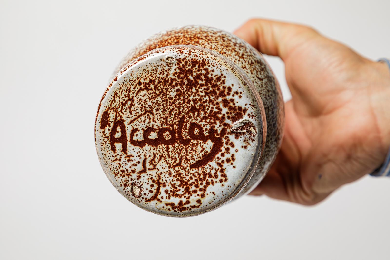 Vaso o brocca in ceramica colorata di design francese del XX secolo di accolay 1960 in vendita 1